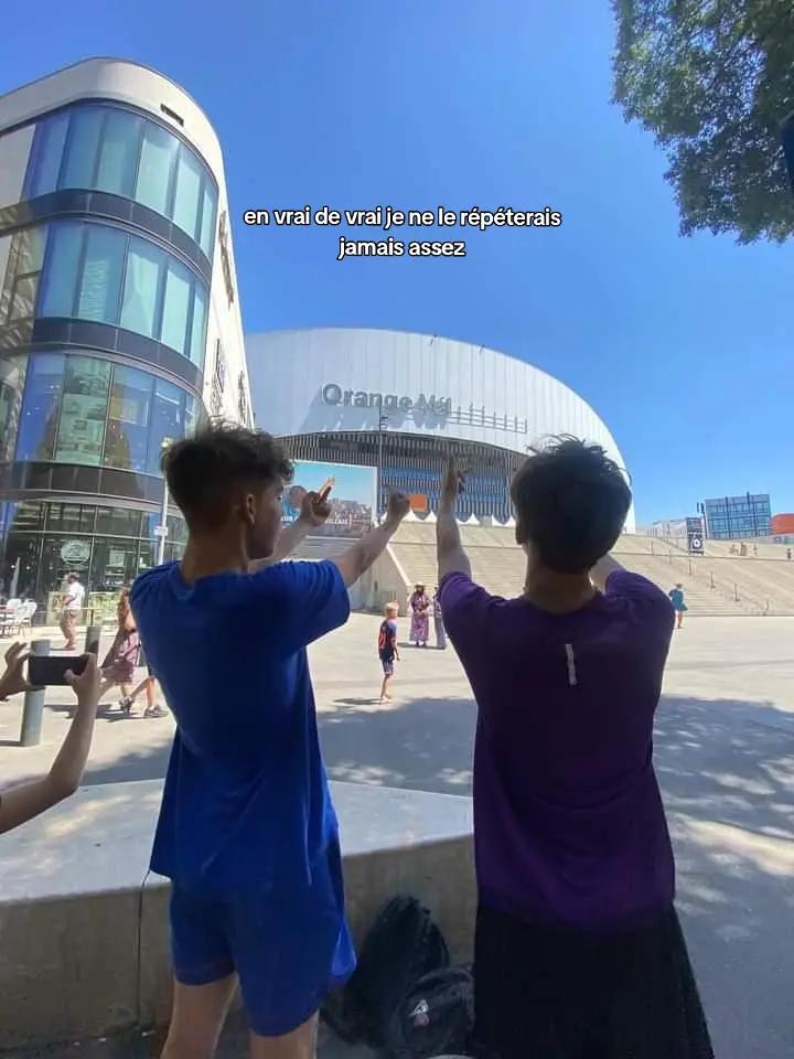 @Flz_