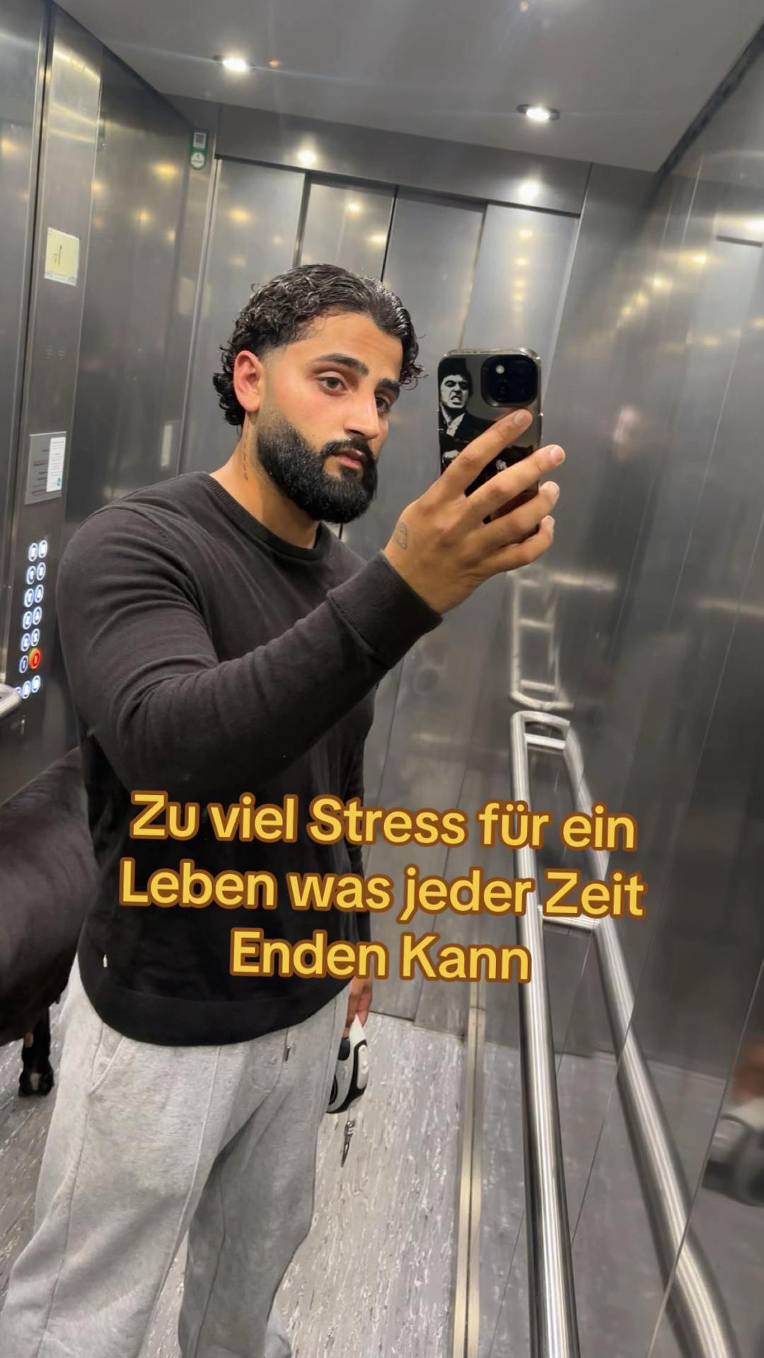 @r0han361