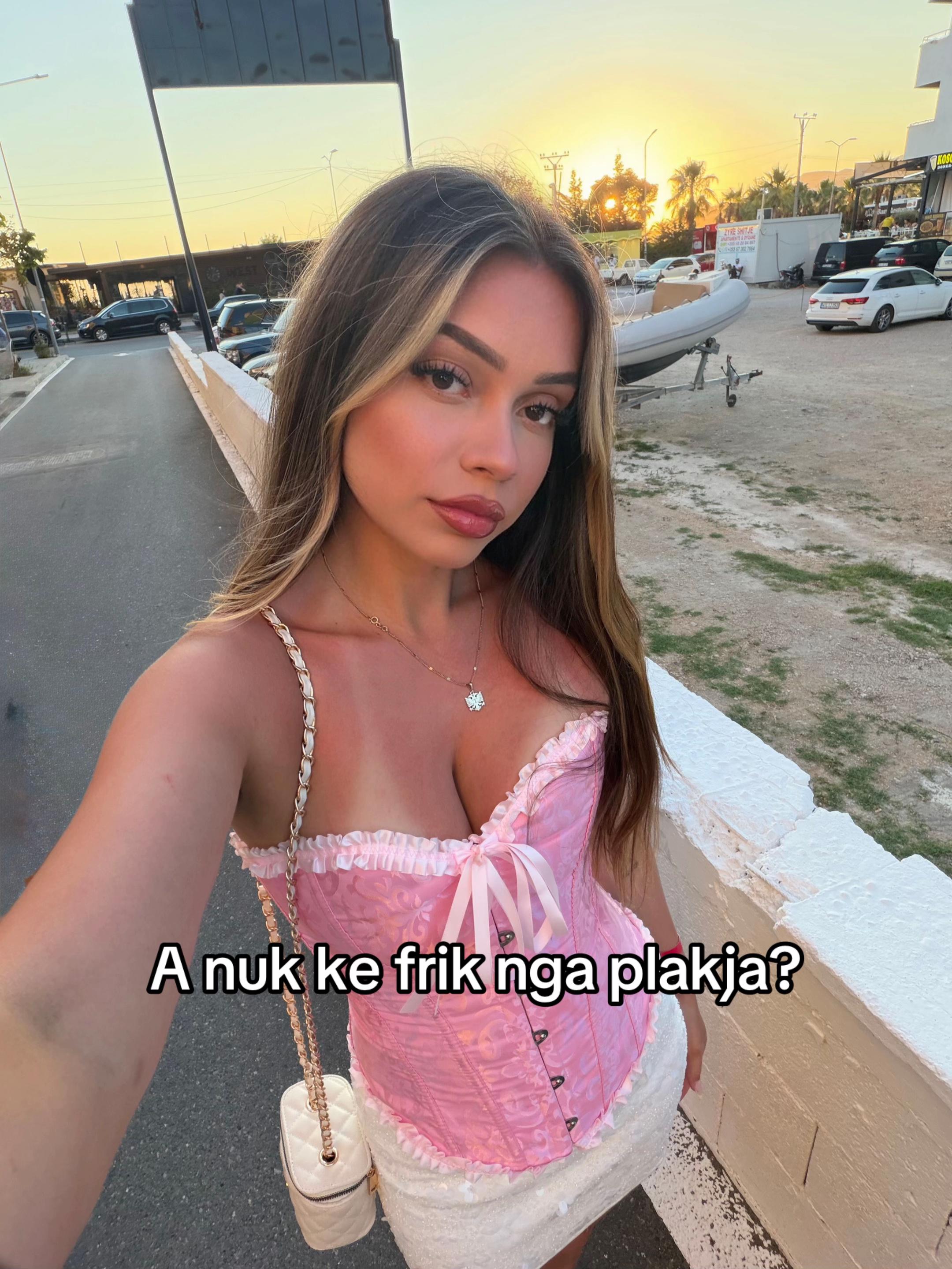 @Leandra