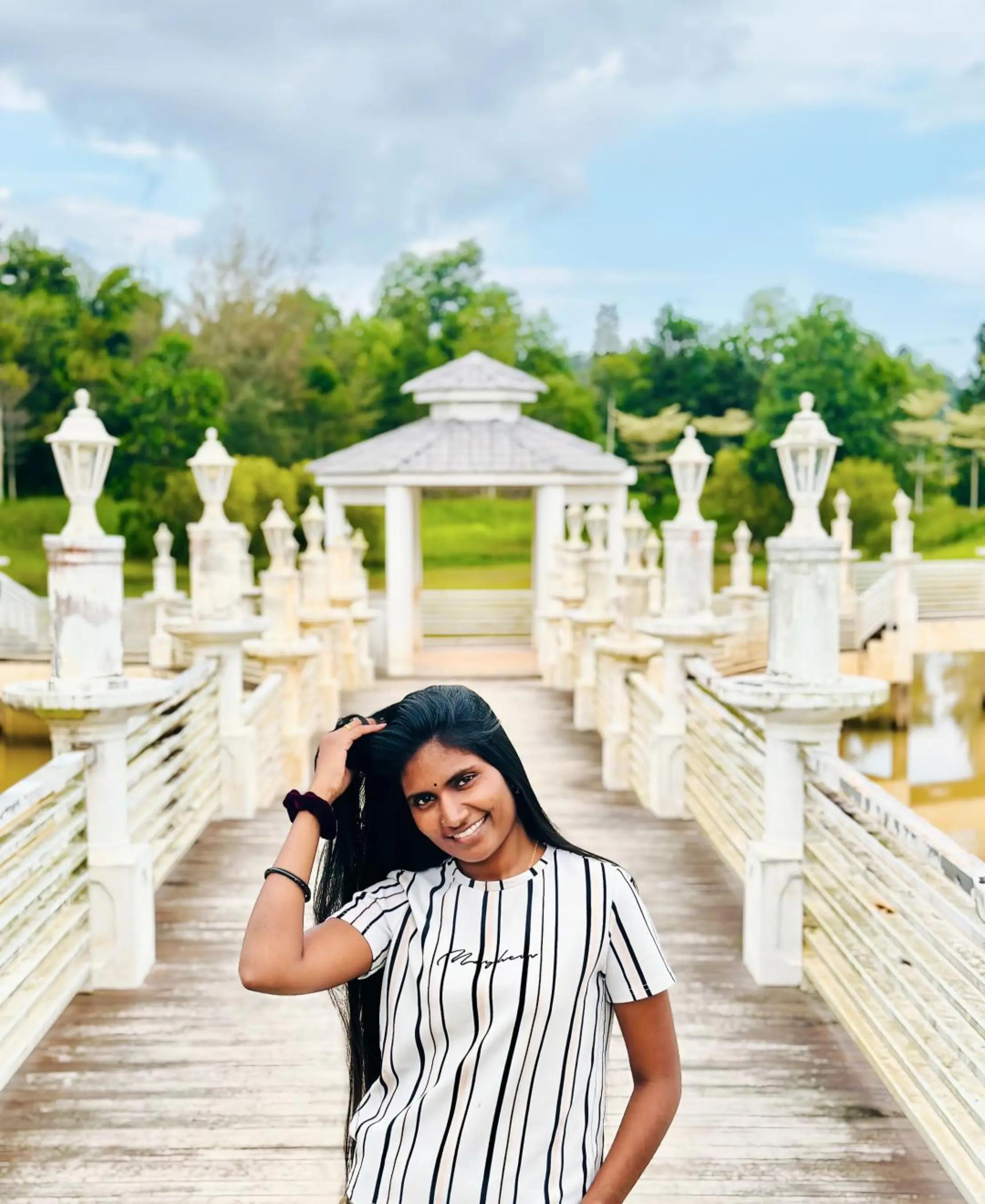 @Viinaa_Official 💜🇲🇾