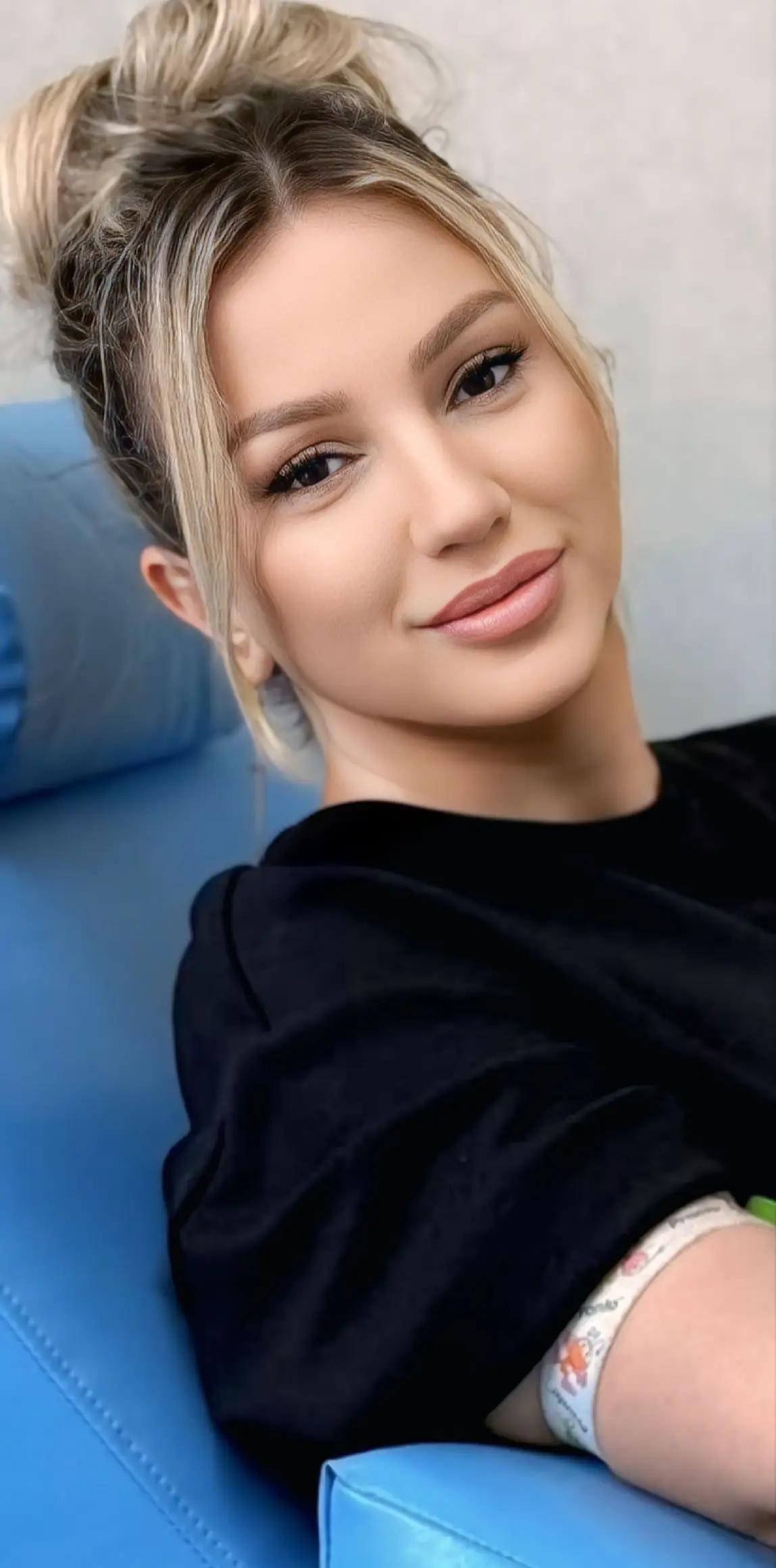@Gaby Gaby🇷🇴