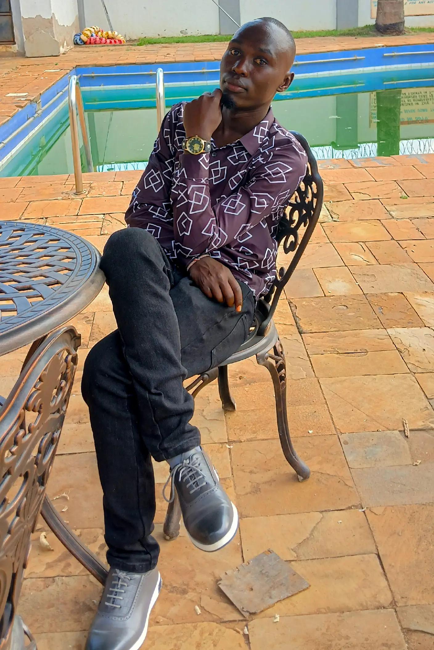 @Derrick Stansilous 🇰🇪
