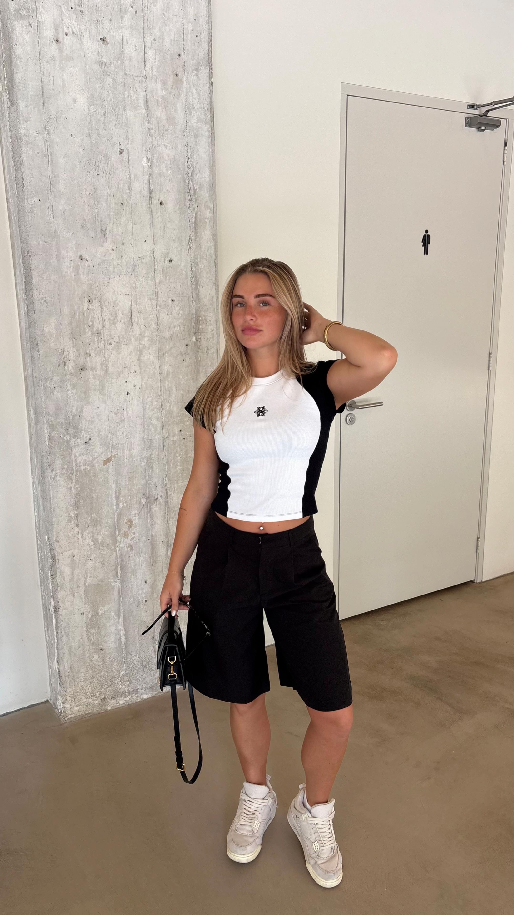 @NAOMI VAN EEREN