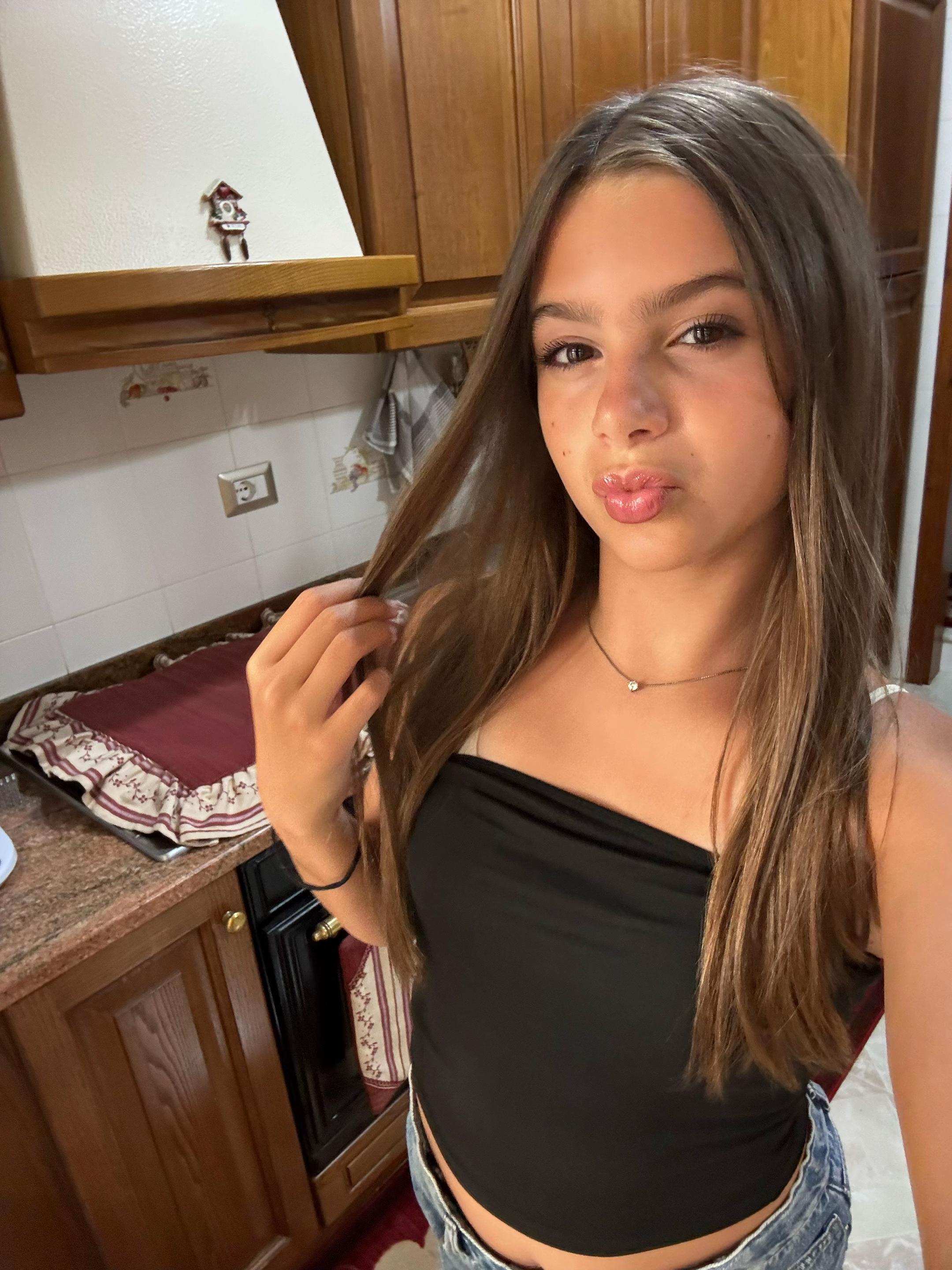 @👧🏼✨