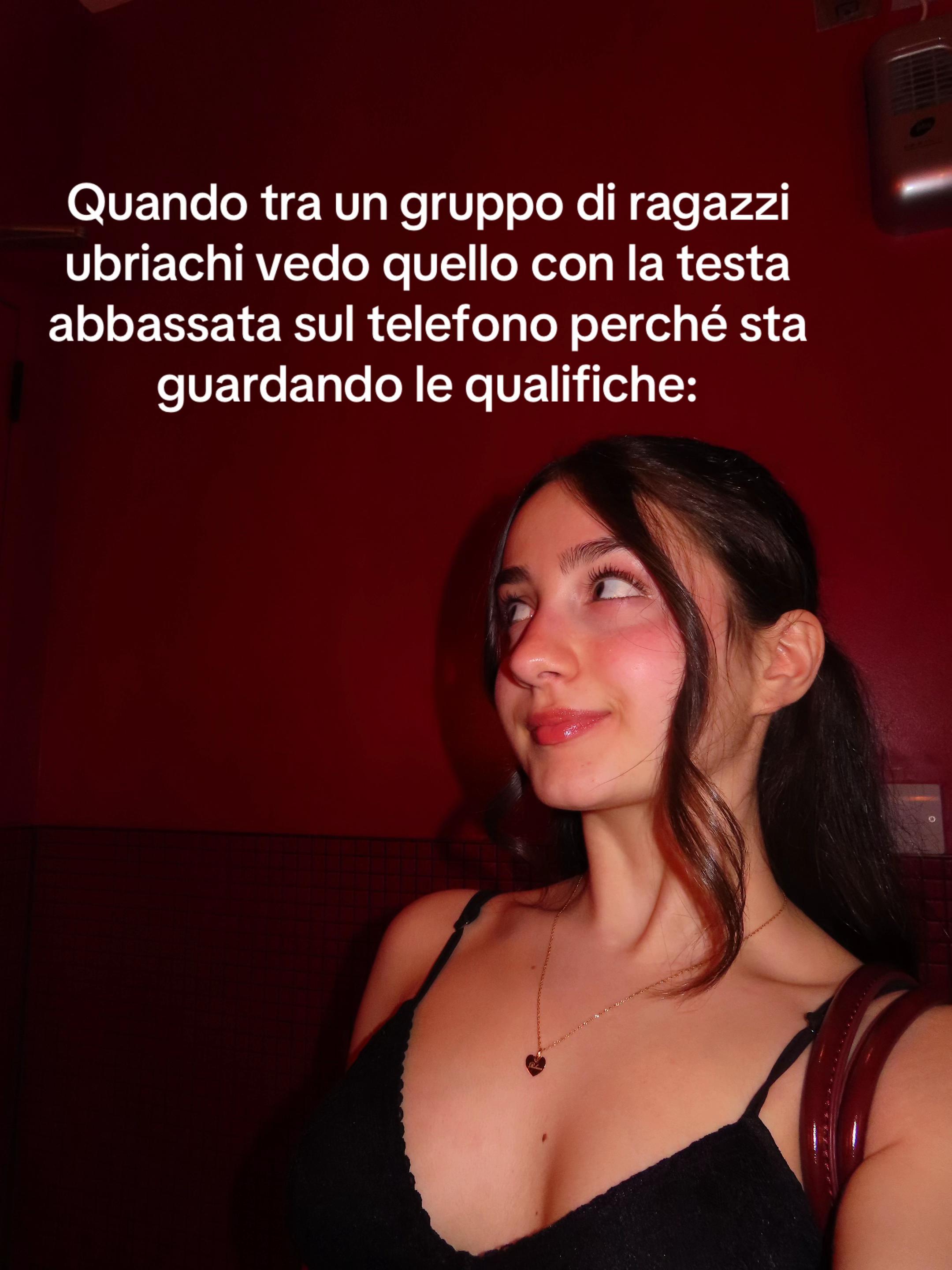 @rebeeee