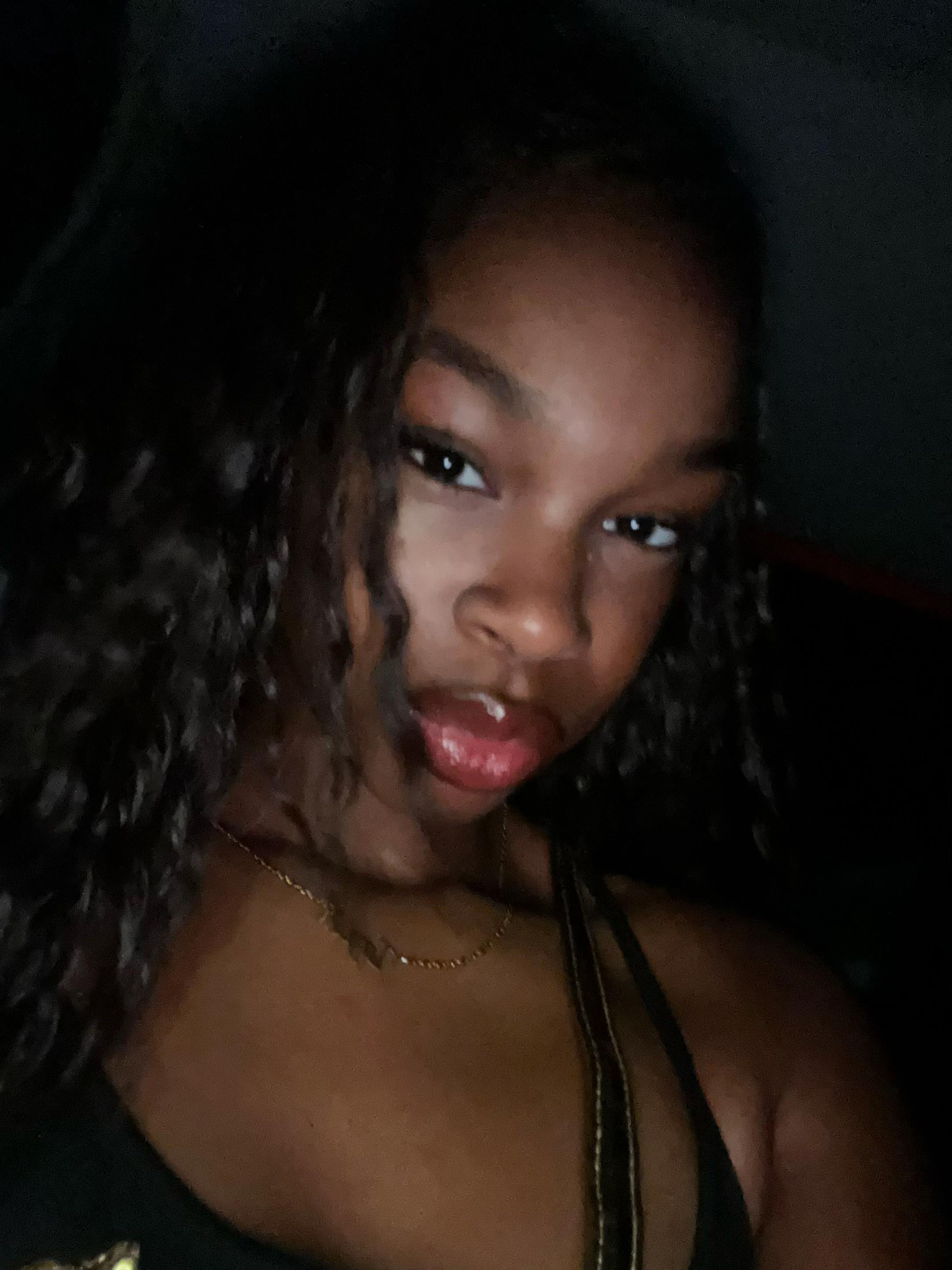 @tayssasilva._