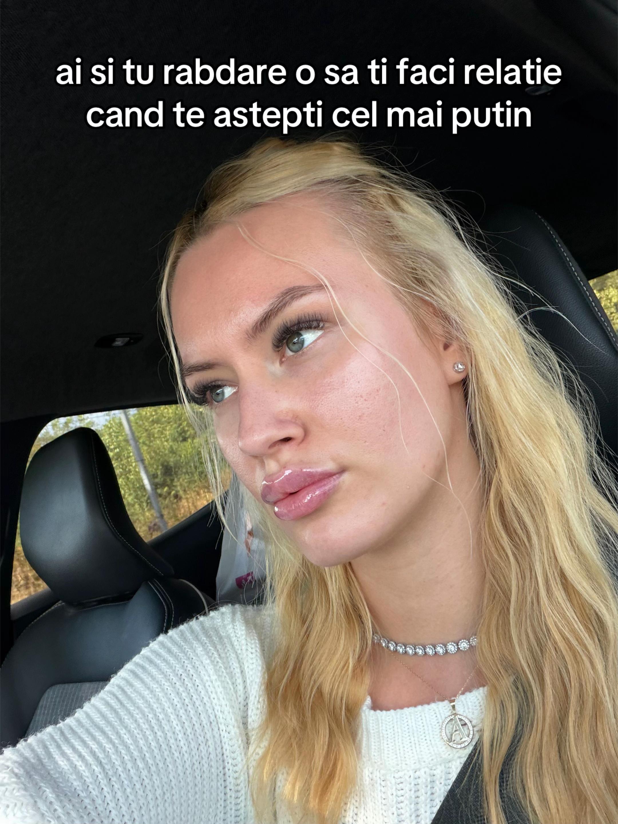 @AlexandraM12