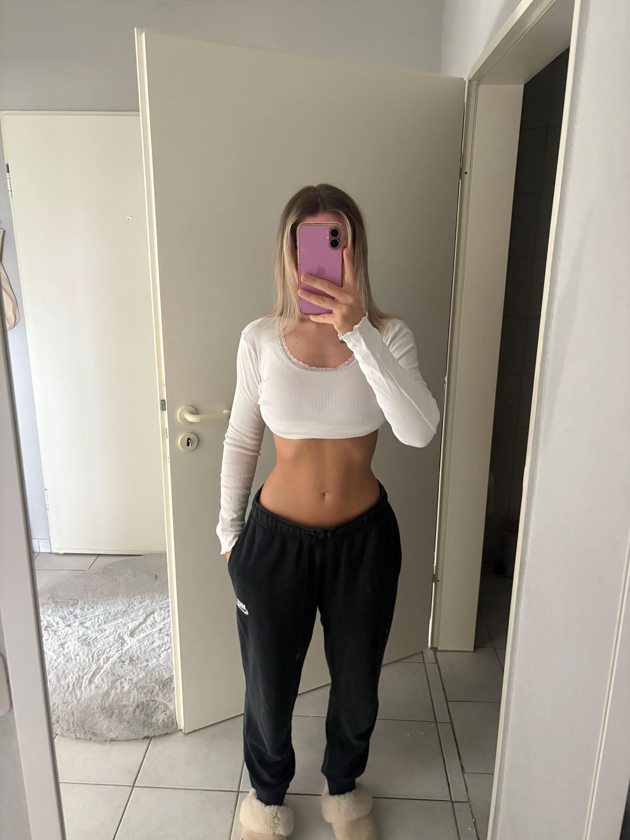 @arijanaademi244