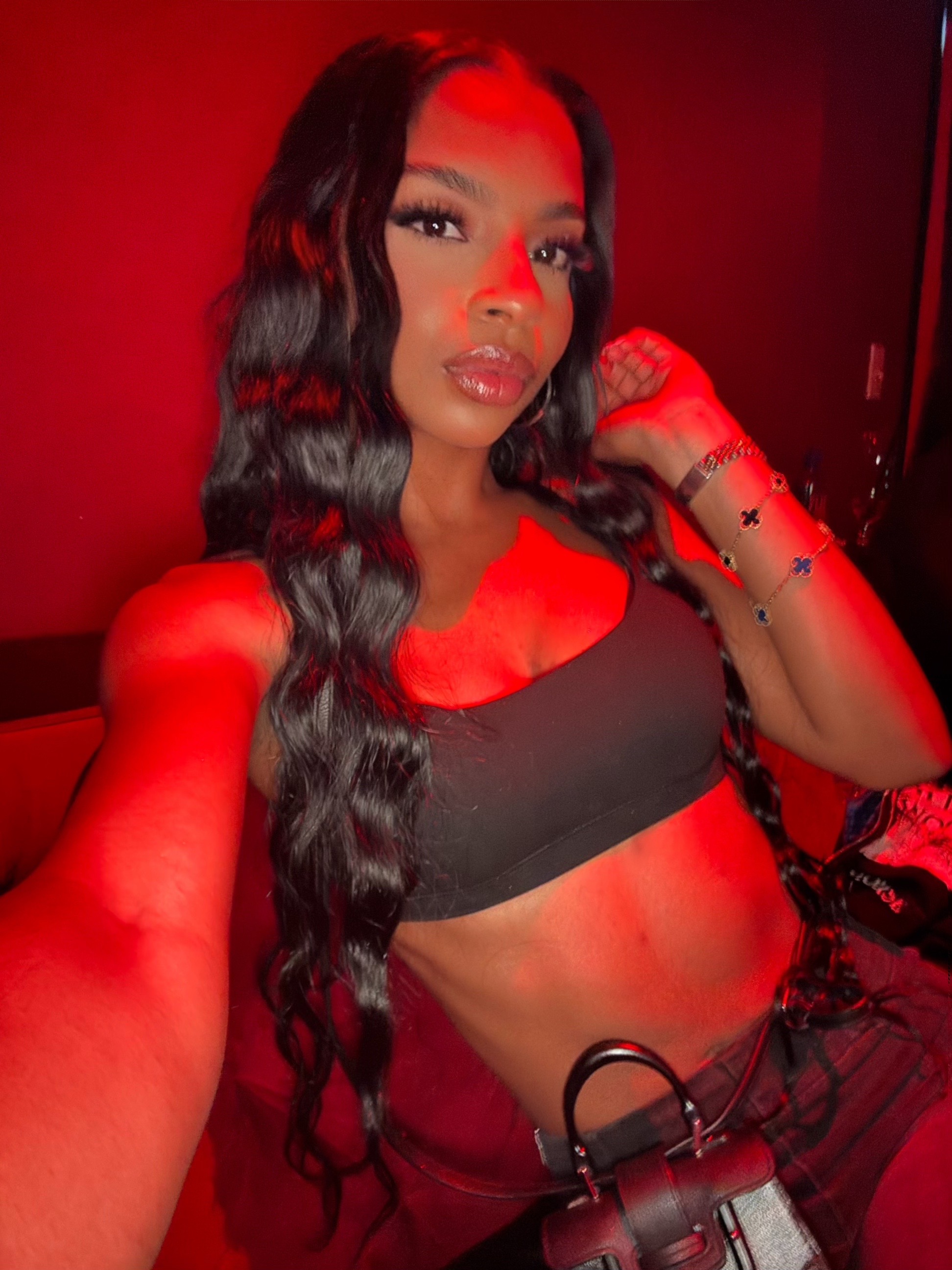 @Blacklatinaa