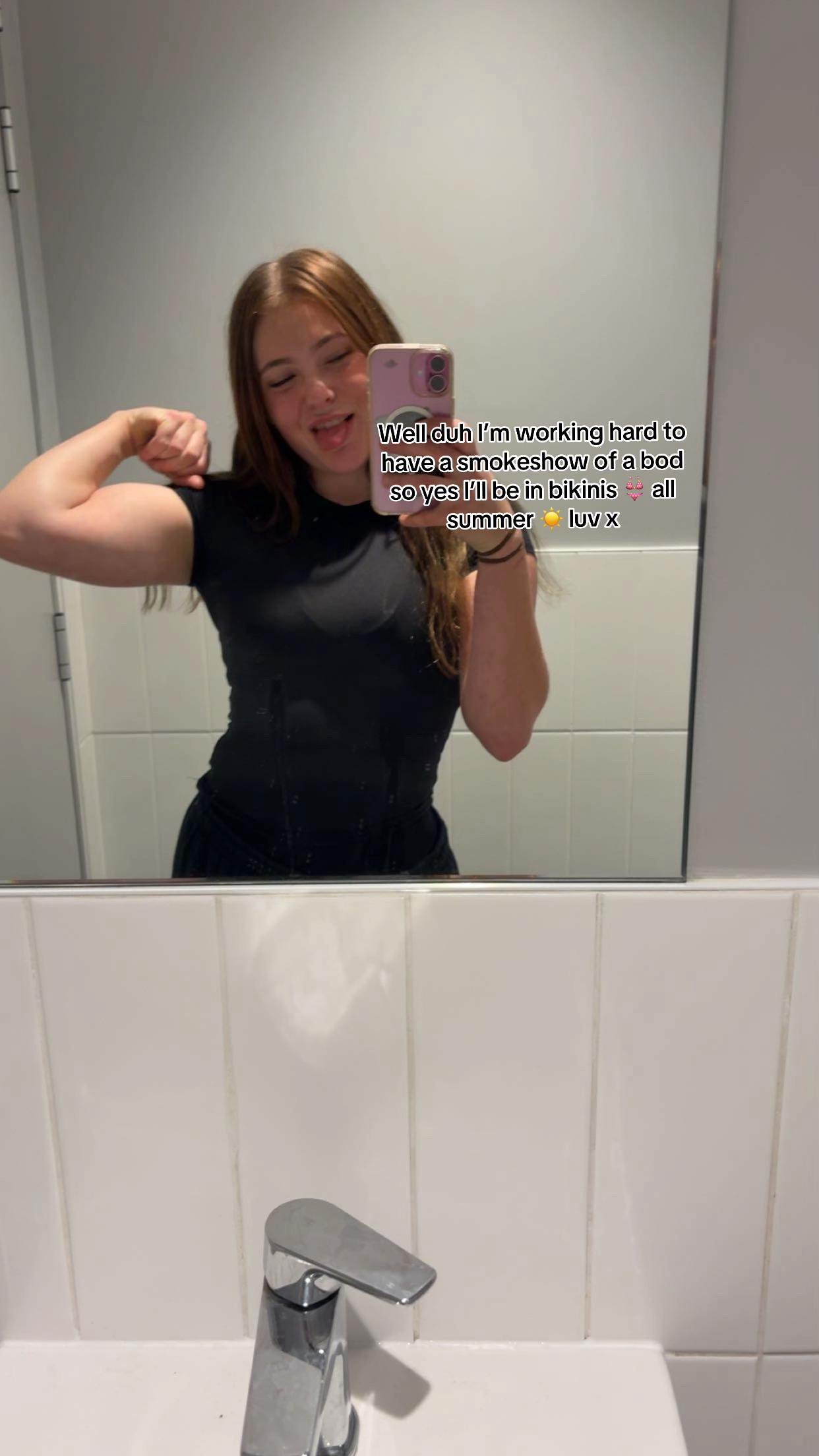 @short_tradie_chick