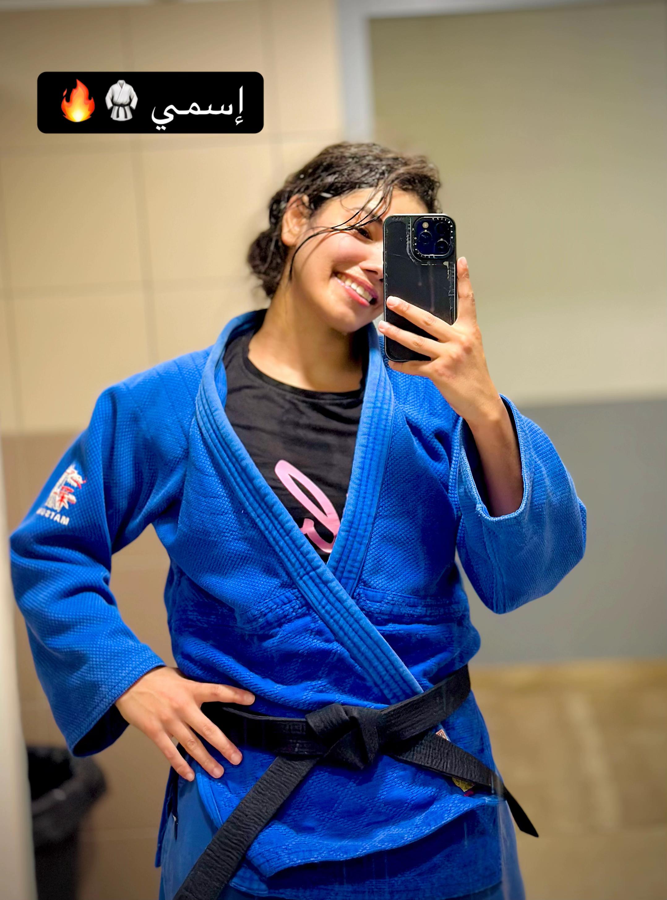 @Mira Amira 31