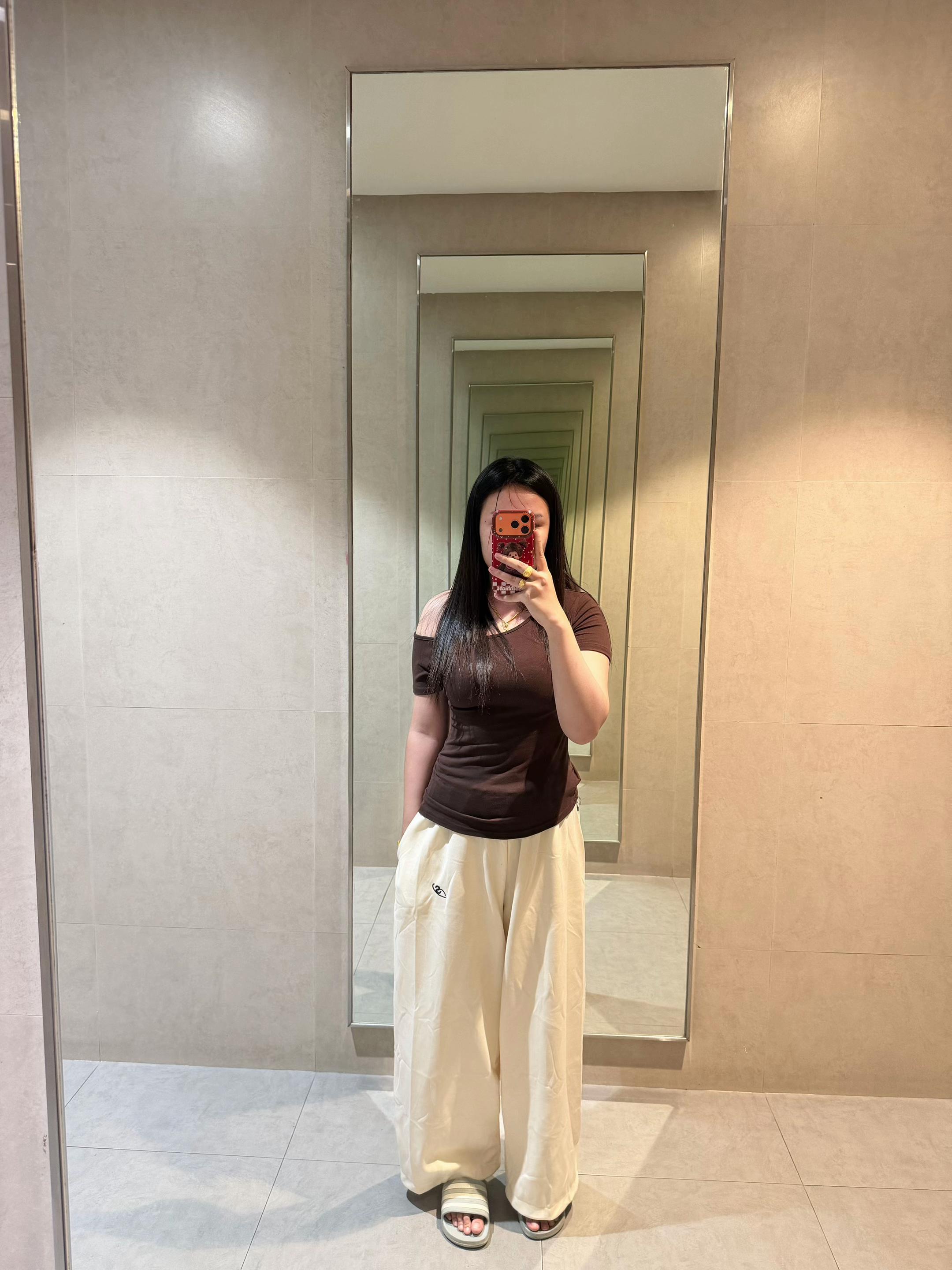 @𝓜 𝓲 𝓷 𝓽 🍒