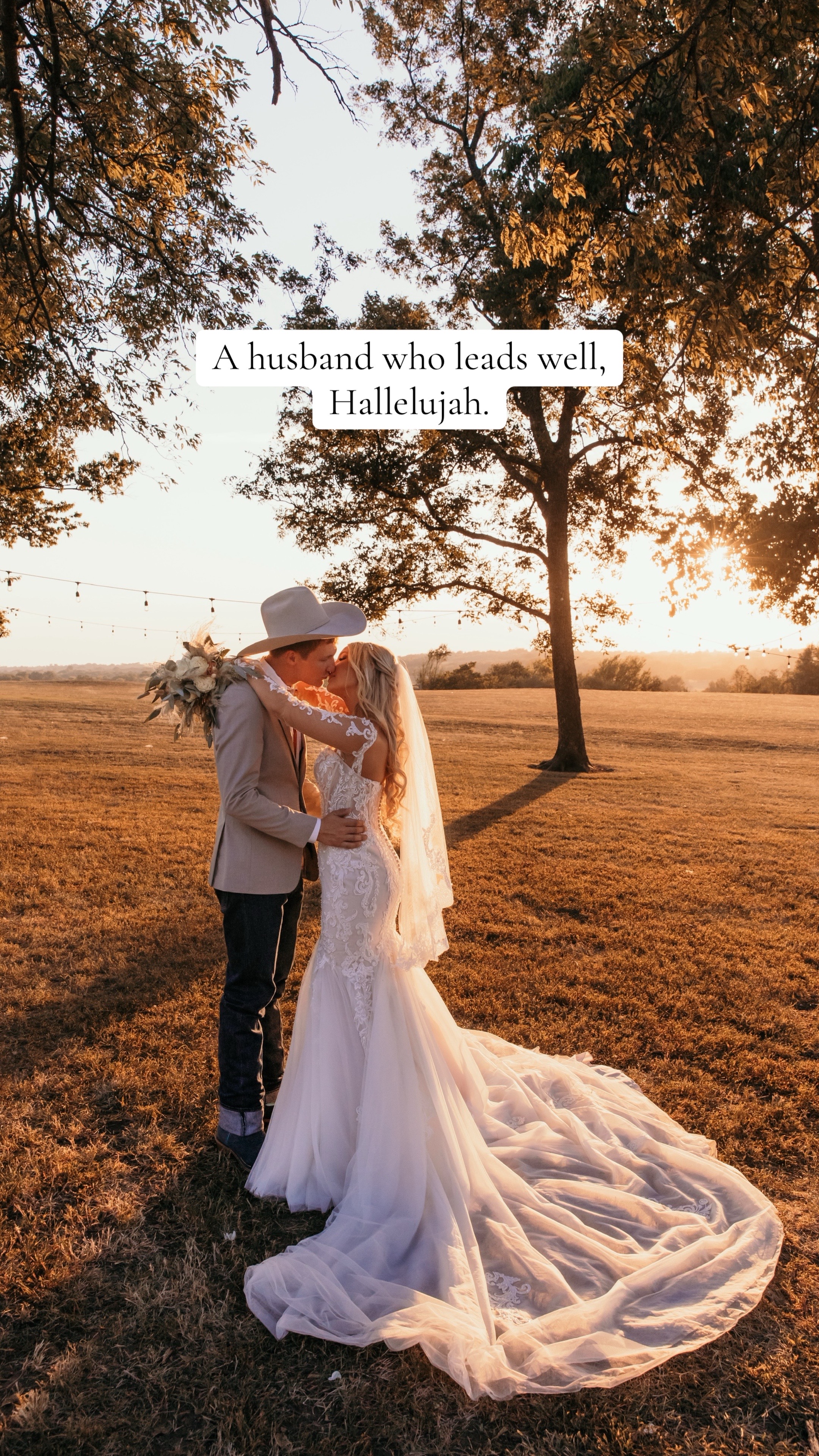 @HOLLY|RANCH WIFE & SAHM