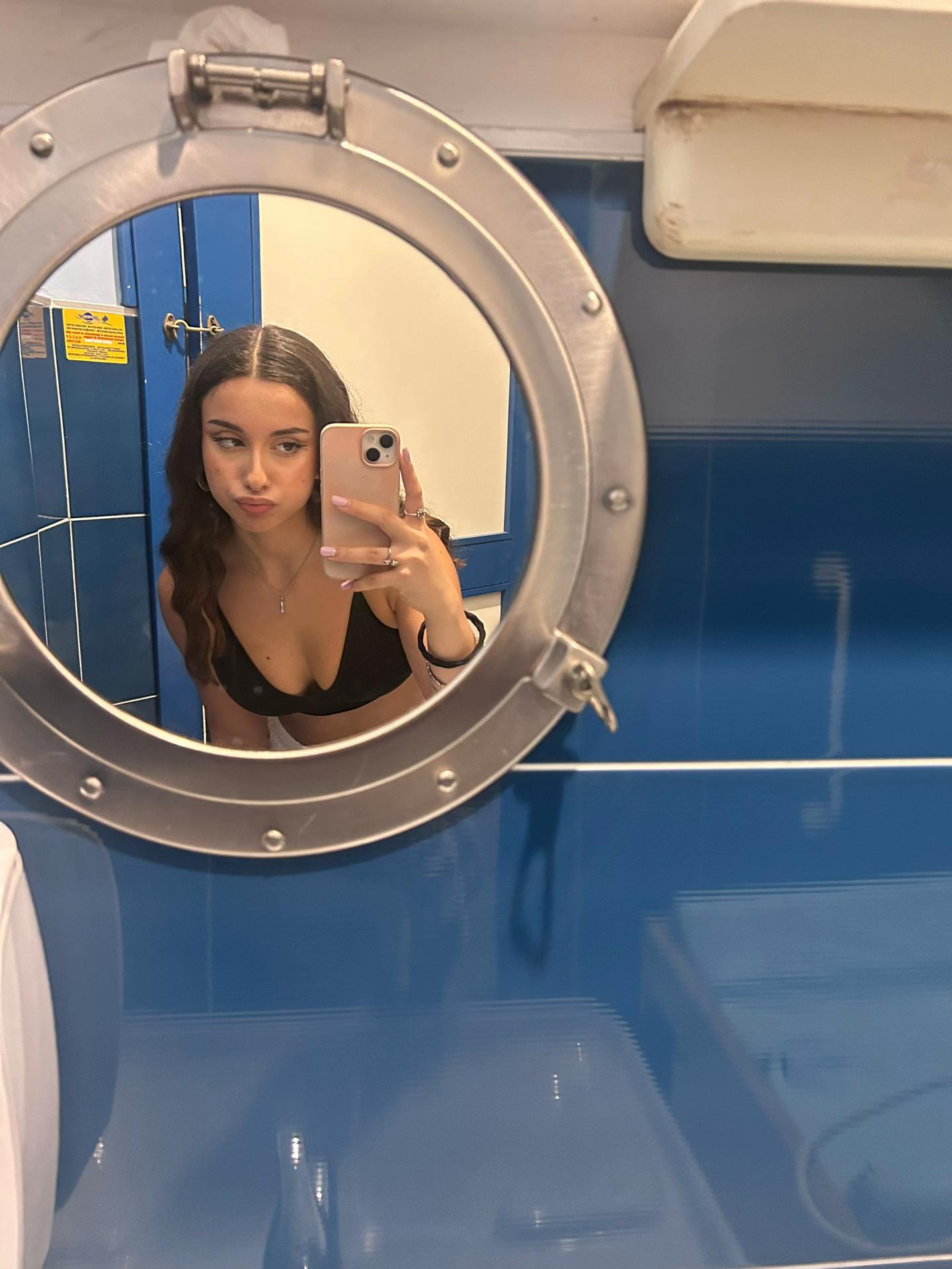 @𝑵𝒊𝒄𝒐𝒍𝒆🦋