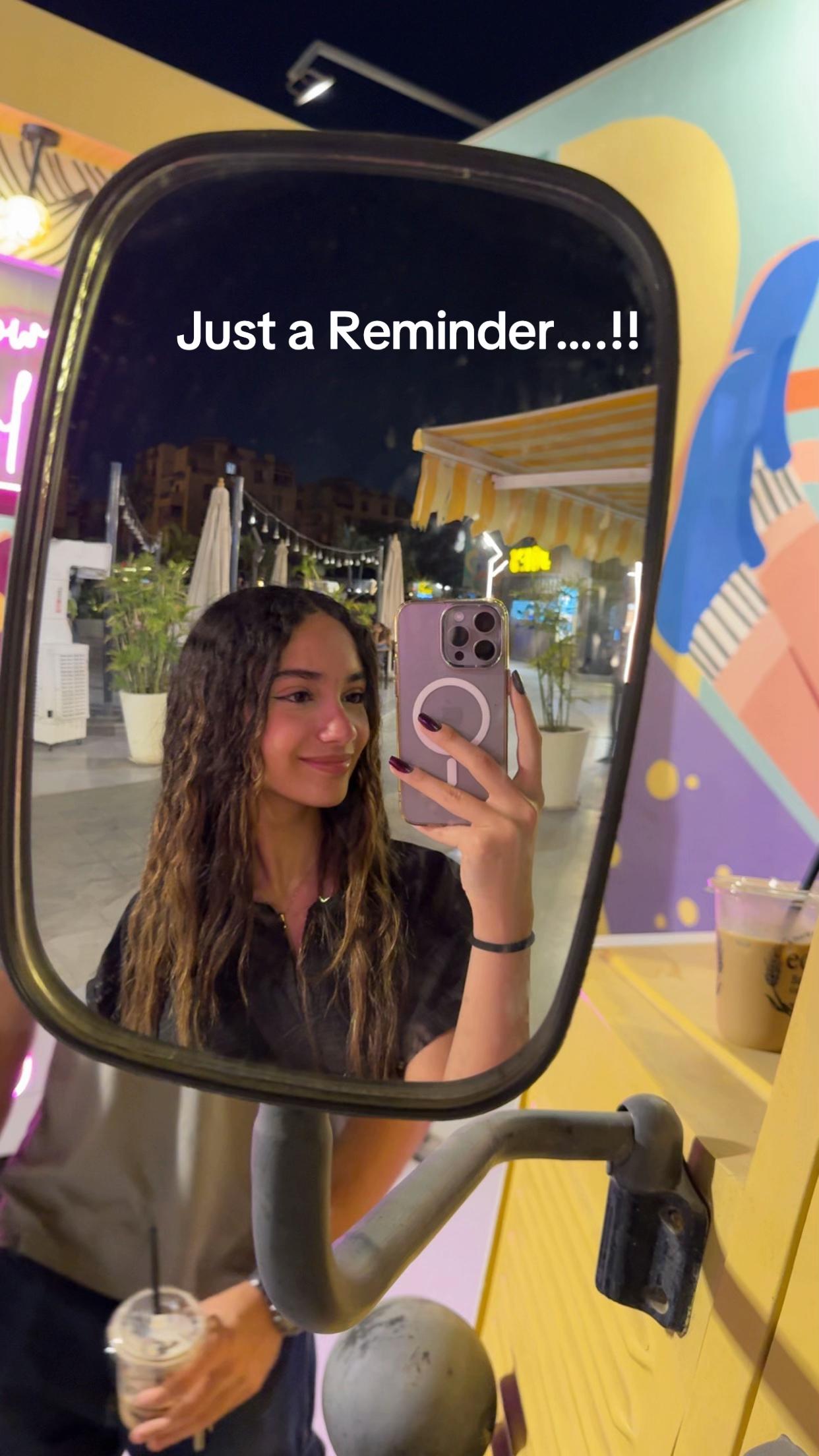 @Lara<3