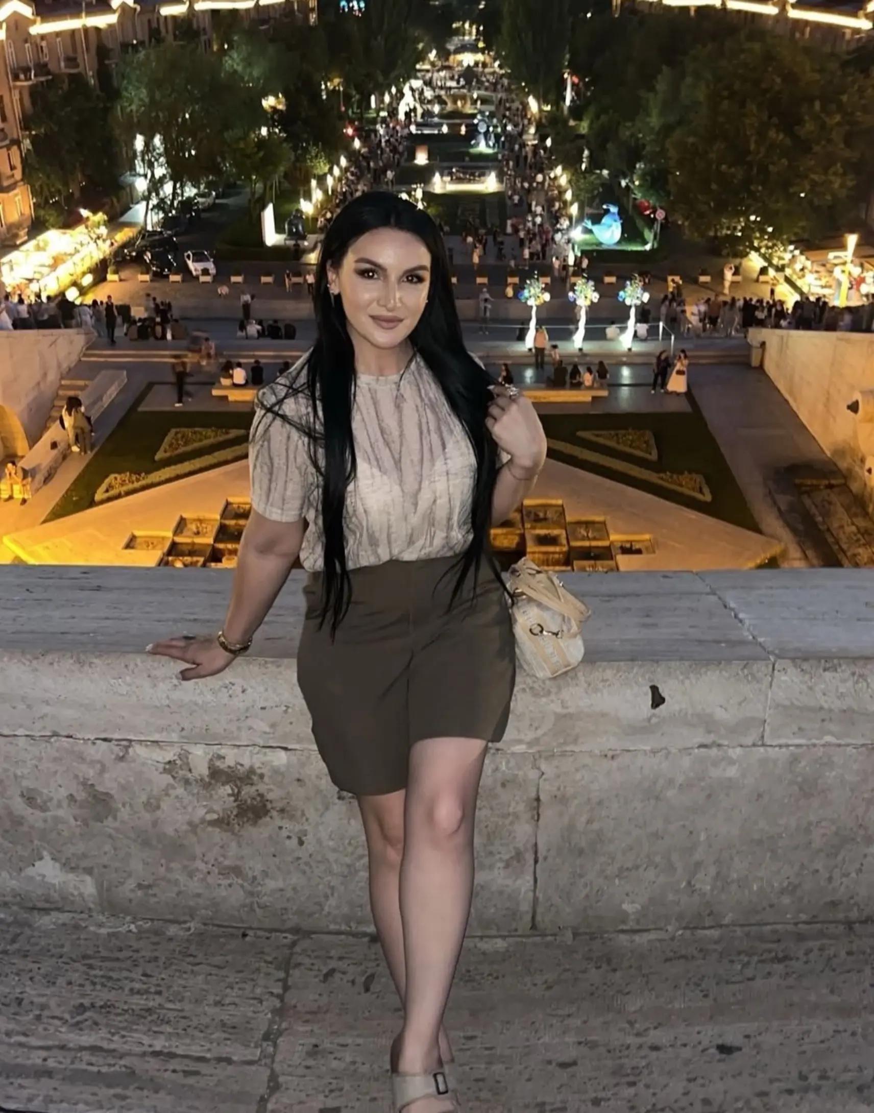 @zemine_eliyeva