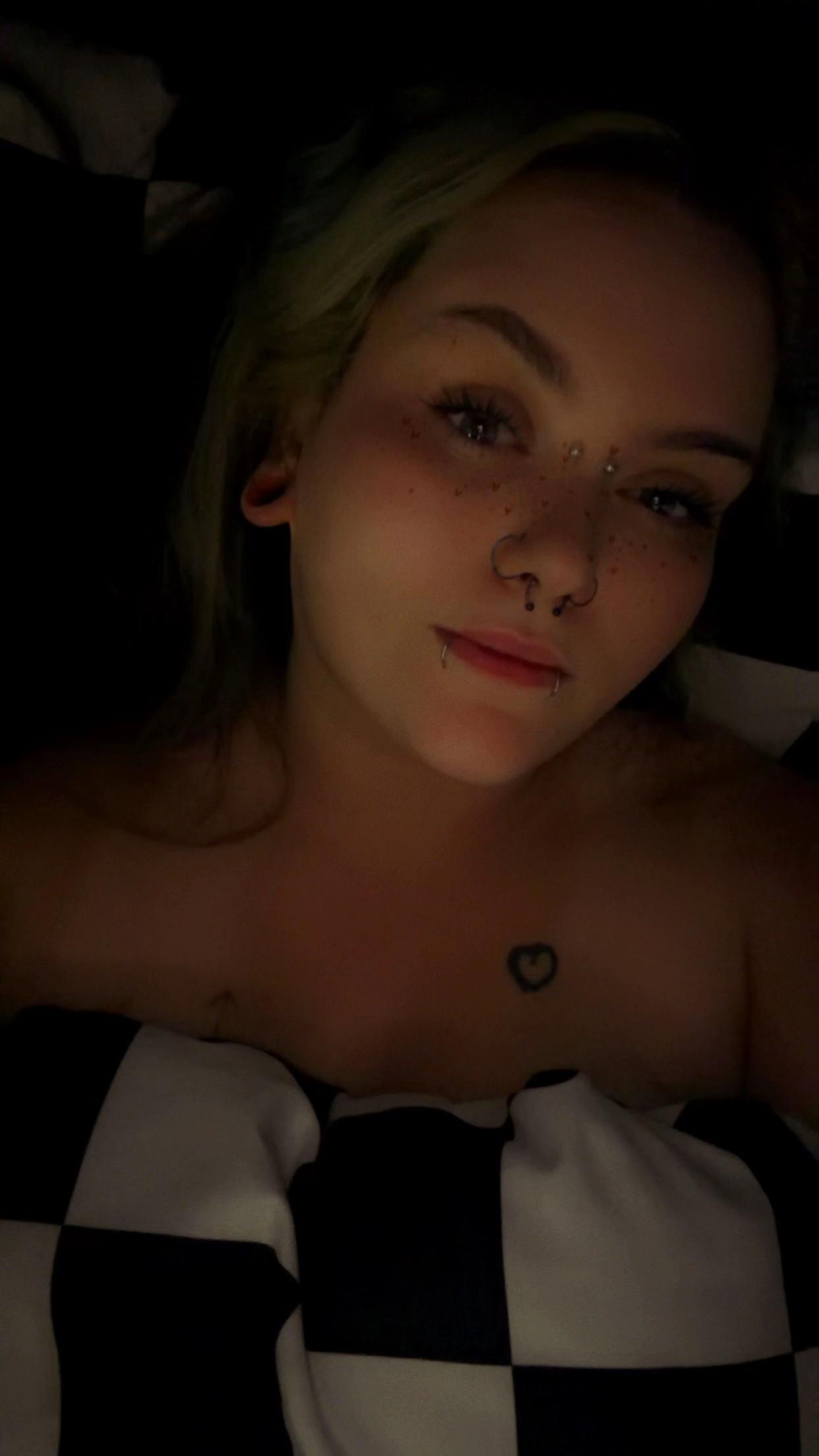 @Georgia_🕸️🖤 📕 BookTok🤌🏻