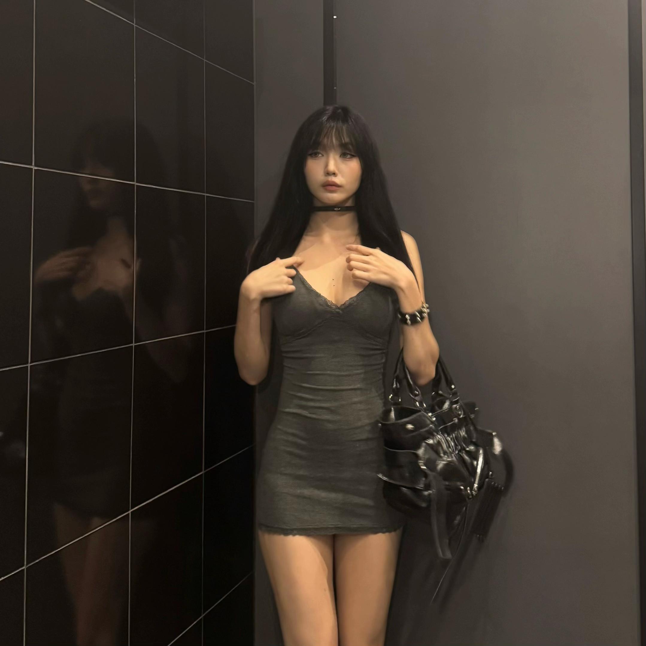 @𝓥𝓲𝓿𝓲𝓪𝓷&dagger;