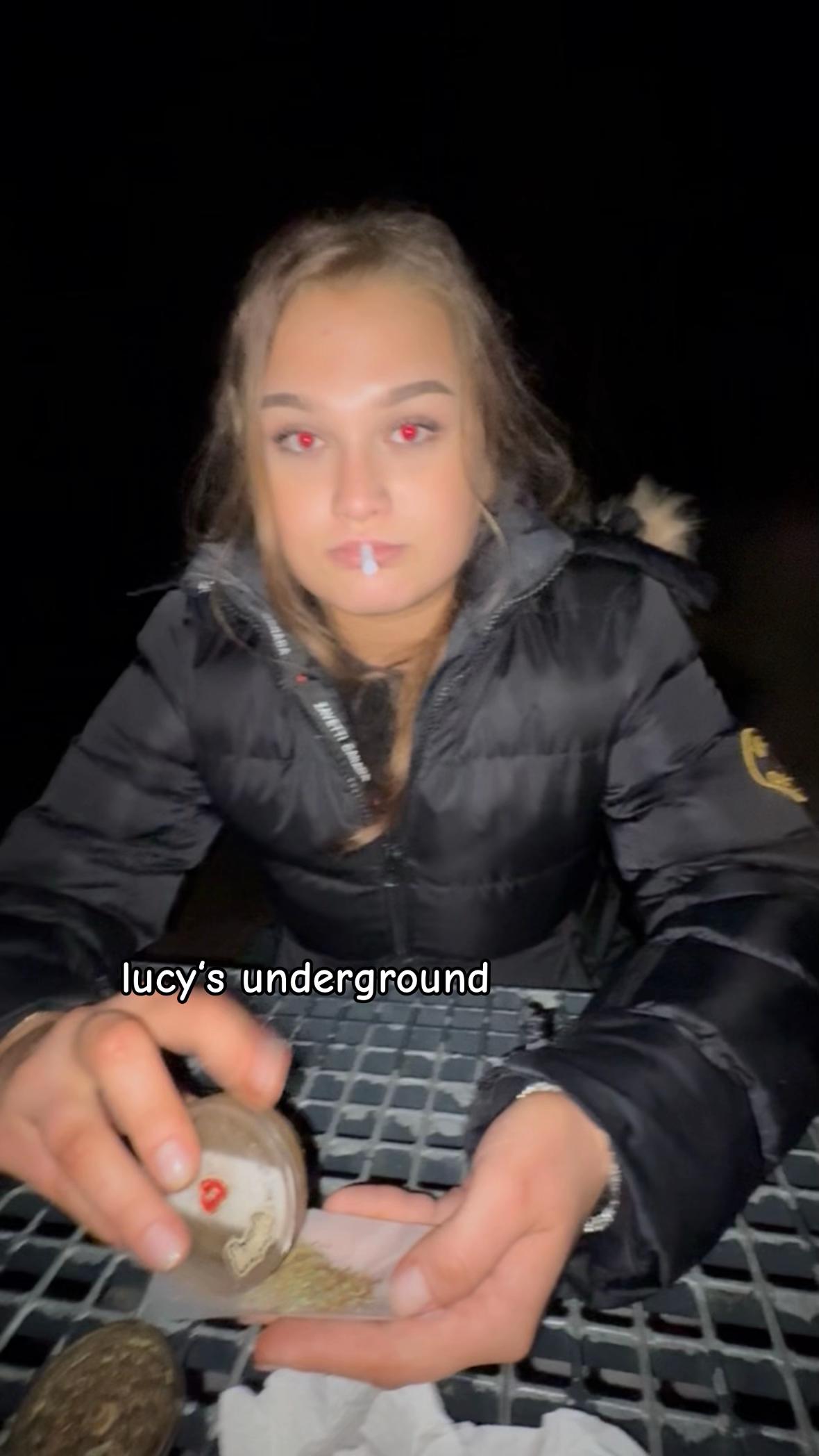 @maybealittebitemo