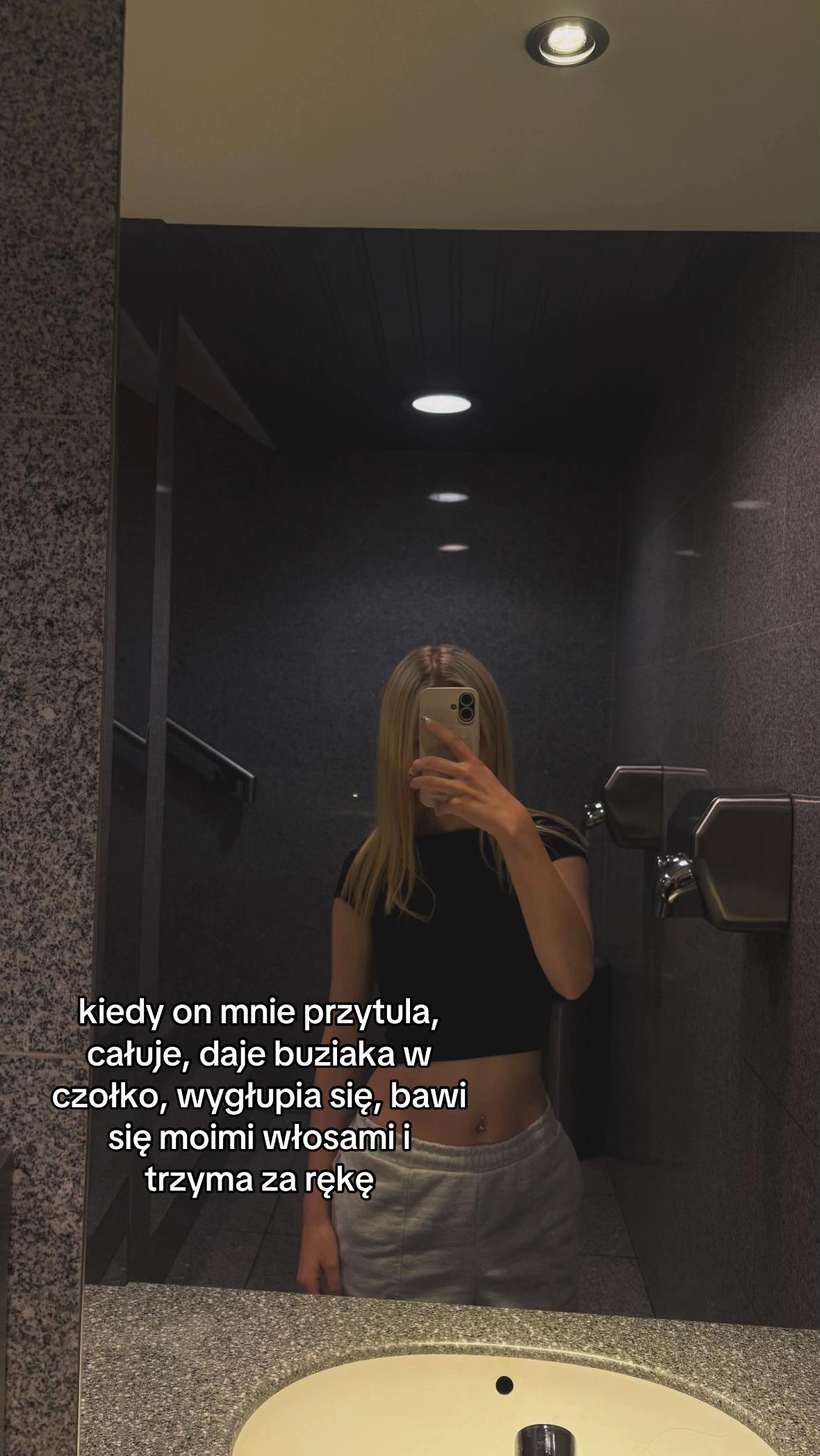 @️ 𝓀𝑜𝒸𝒽𝒶𝓂 𝓀𝑒𝓋𝒾𝓃𝒶💞