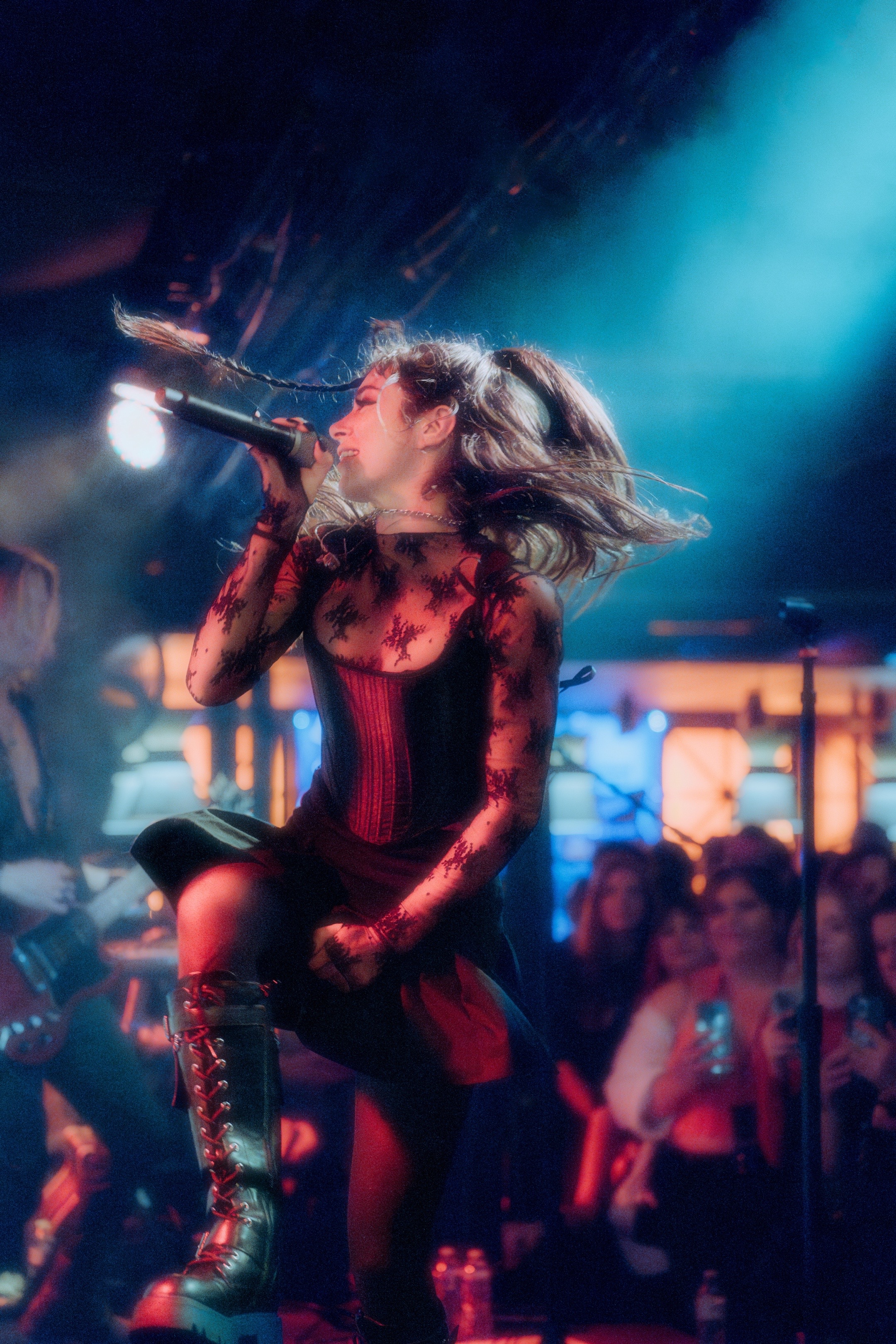 @chrissycostanza