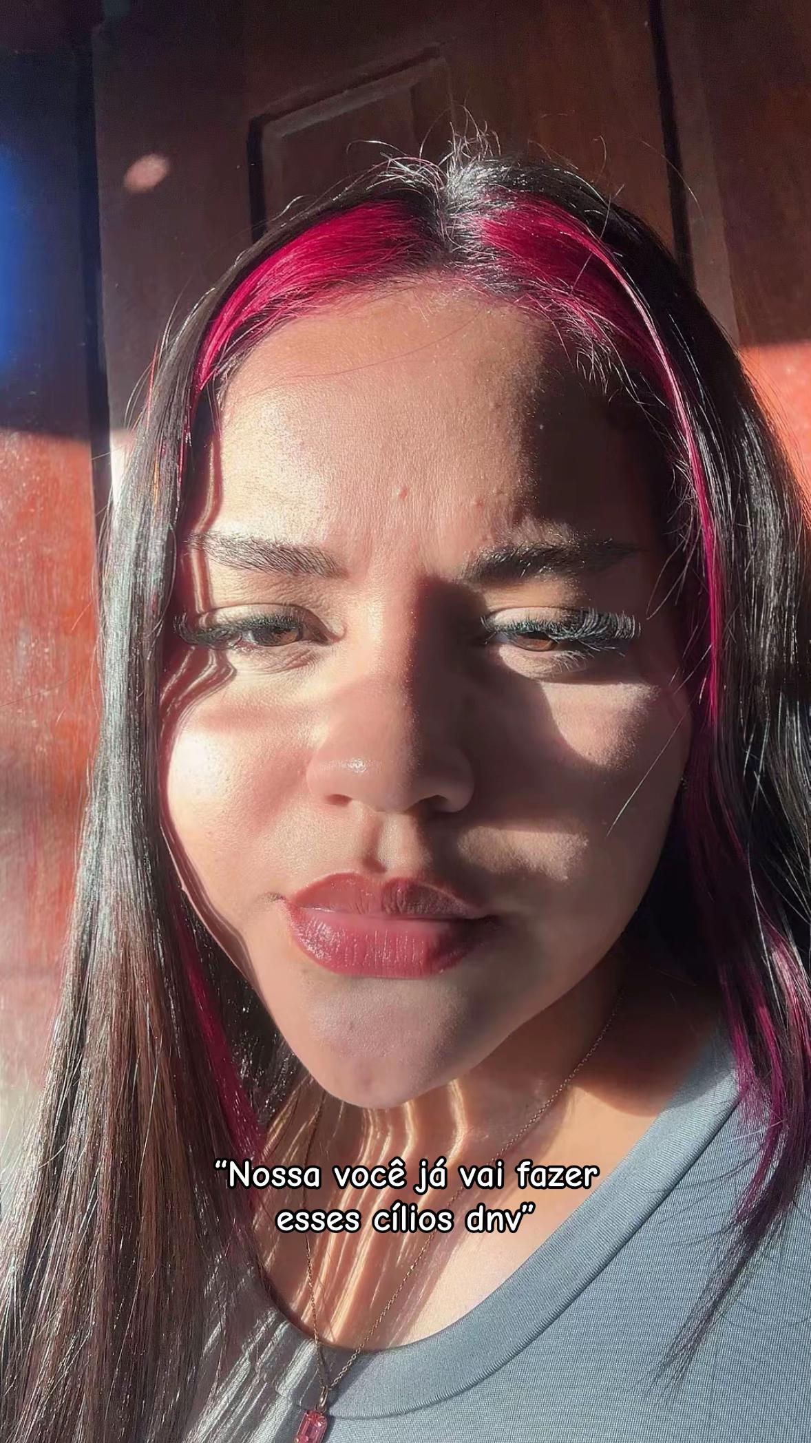 @Claracolly_