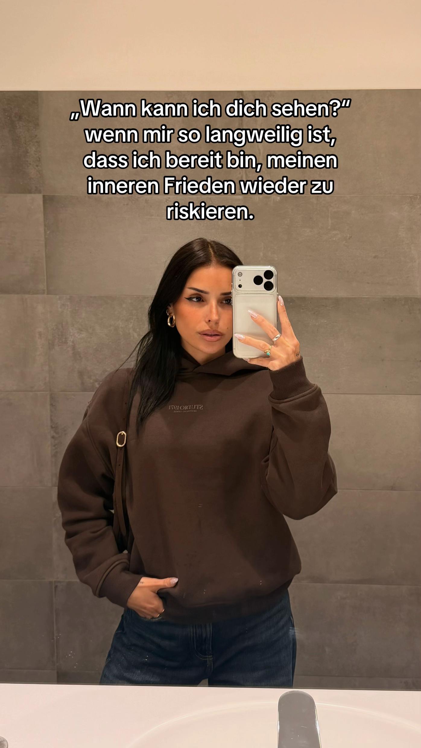@𝐥𝐚𝐮𝐫𝐚
