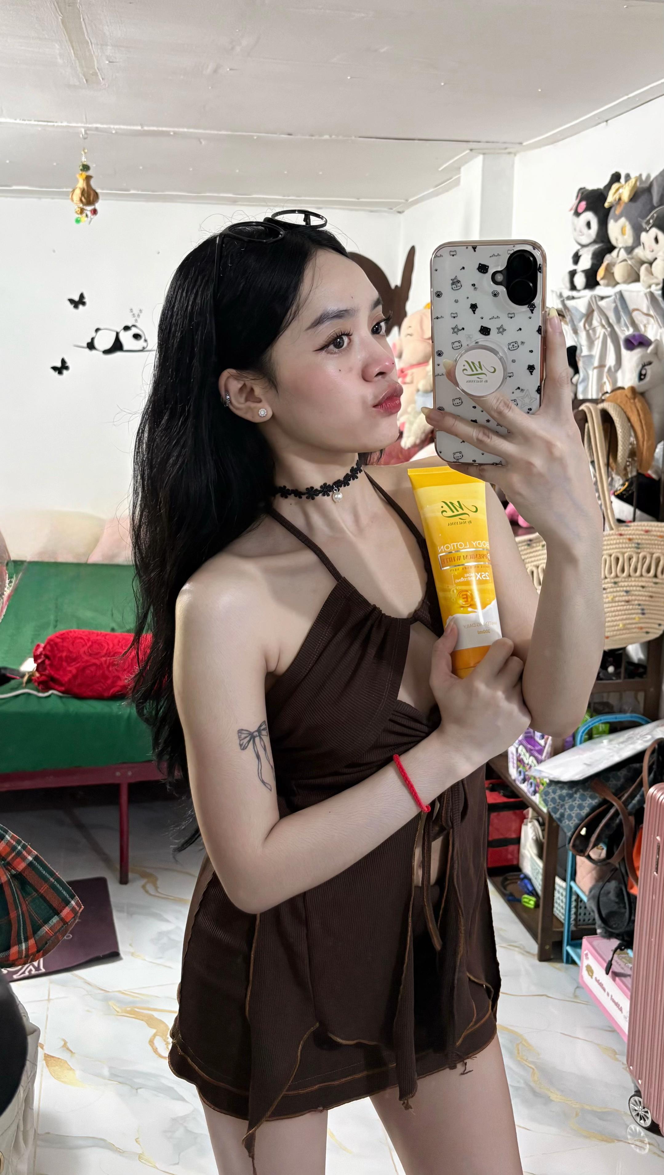 @Ellaa