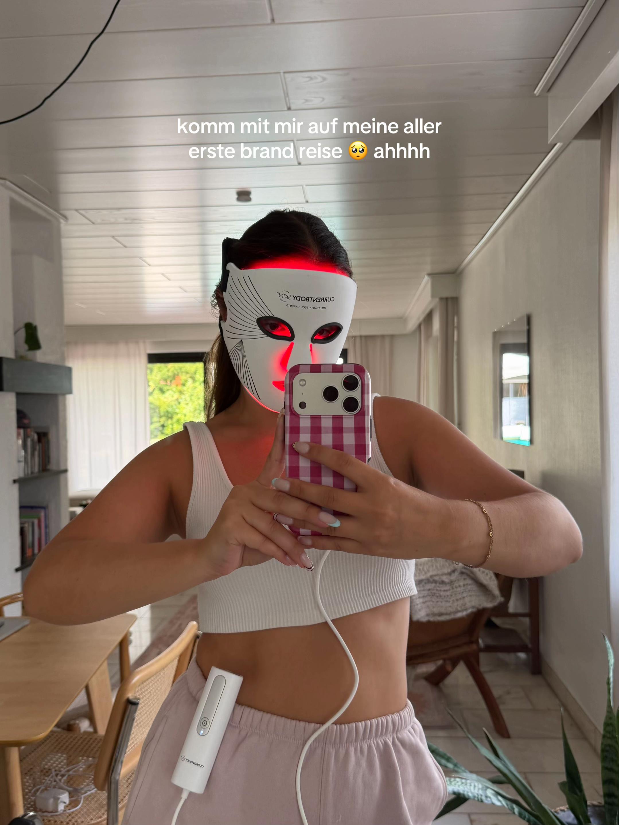 @melissamclghln