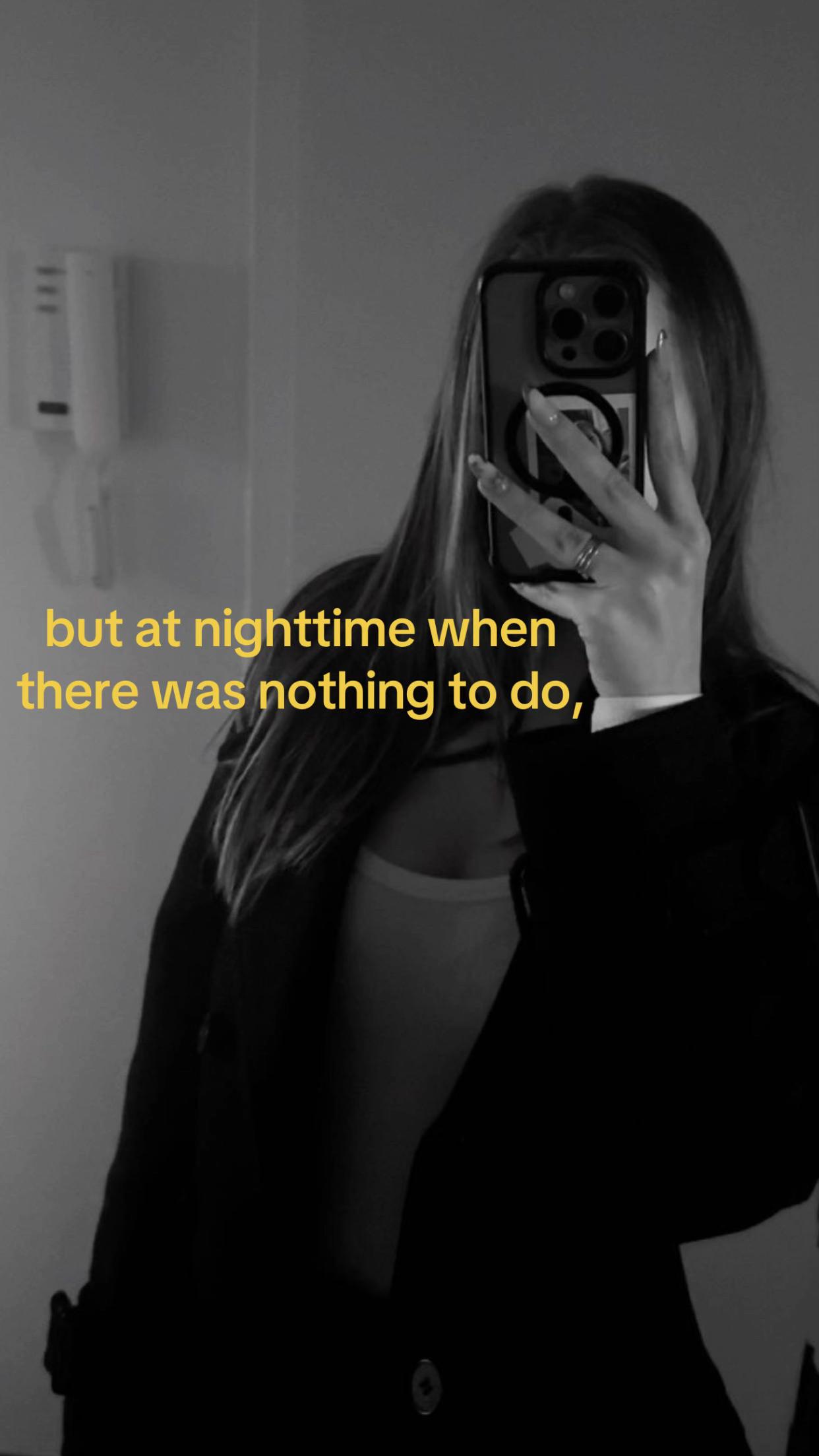 @𝐜𝐞́𝐥𝐢𝐧𝐞