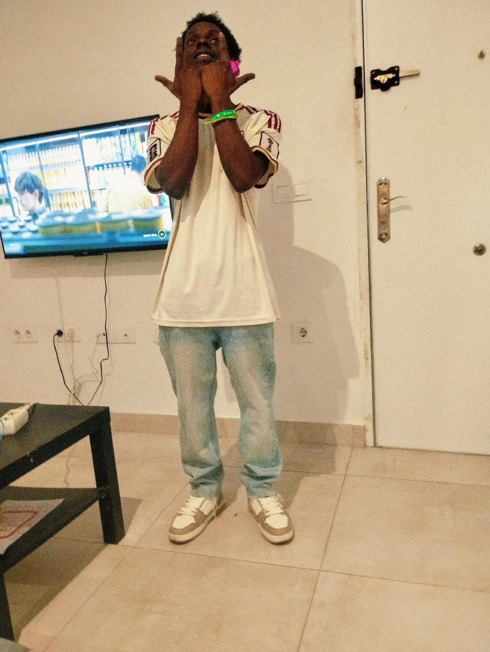 @TIJU BABY ☠️