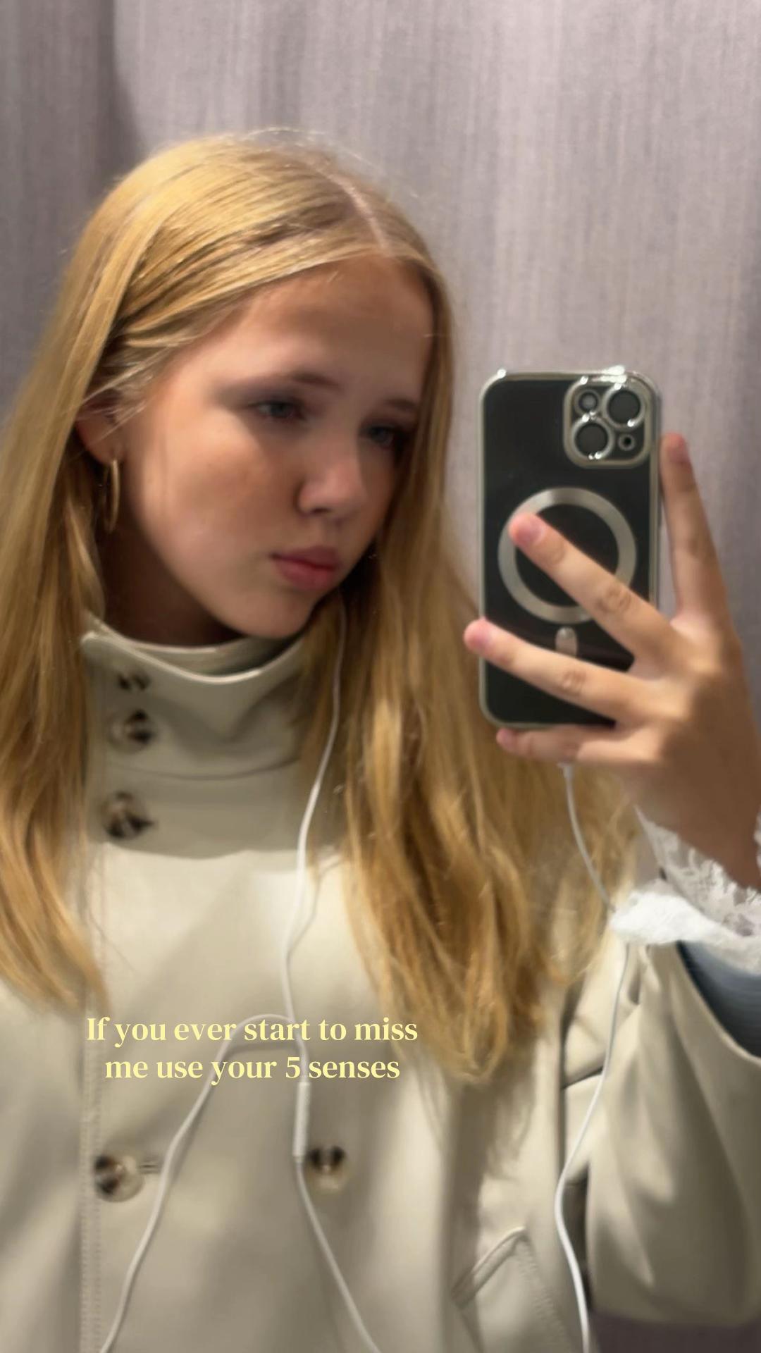 @𝓜.