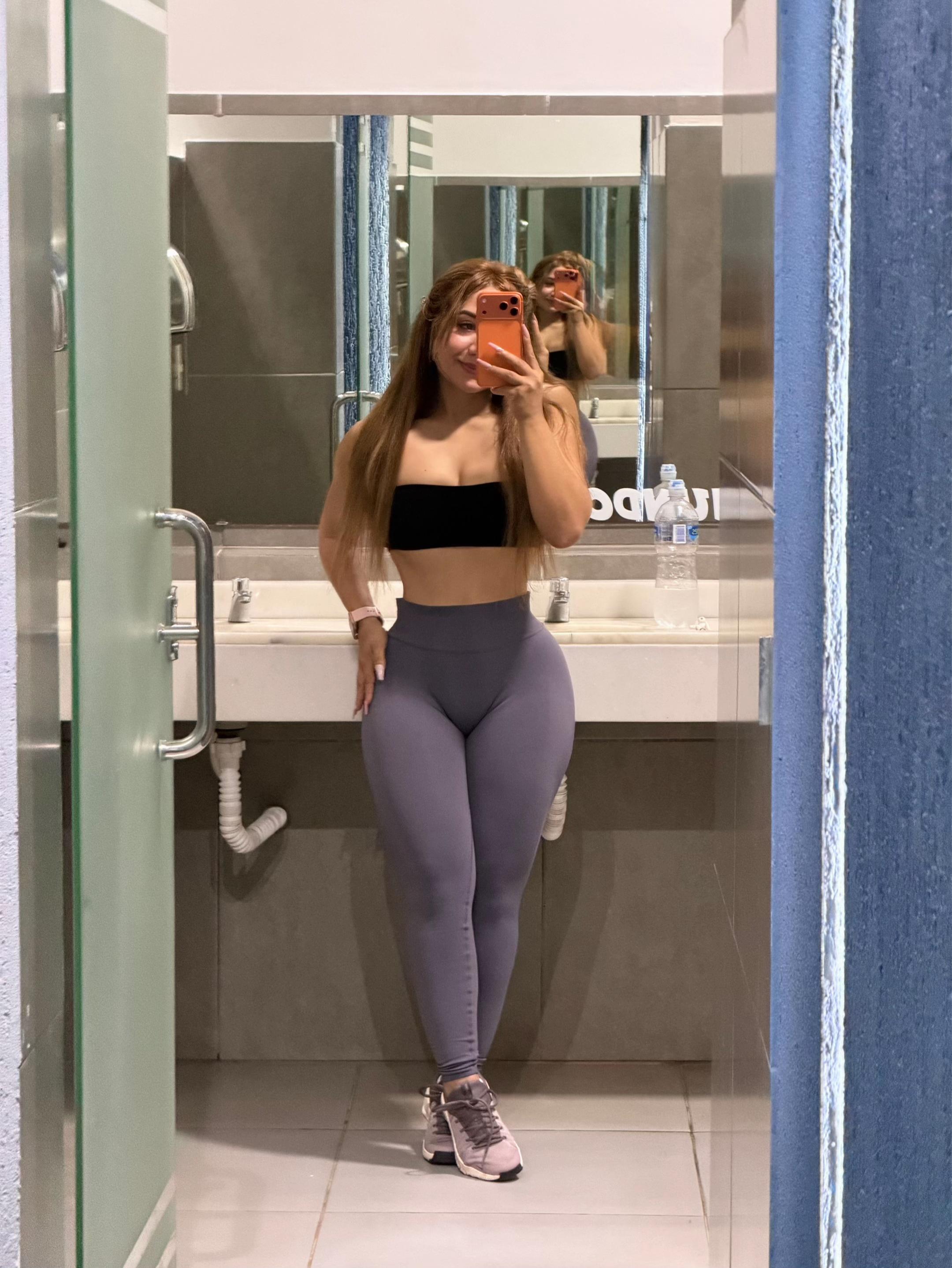 @LIZ✨🖤