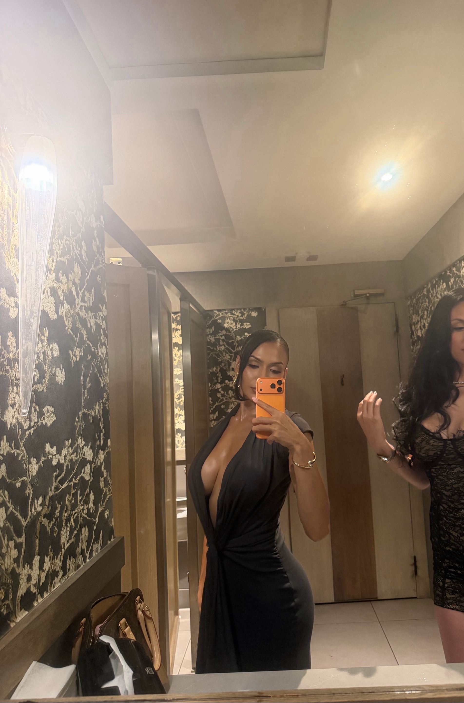 @Jazzywazzy