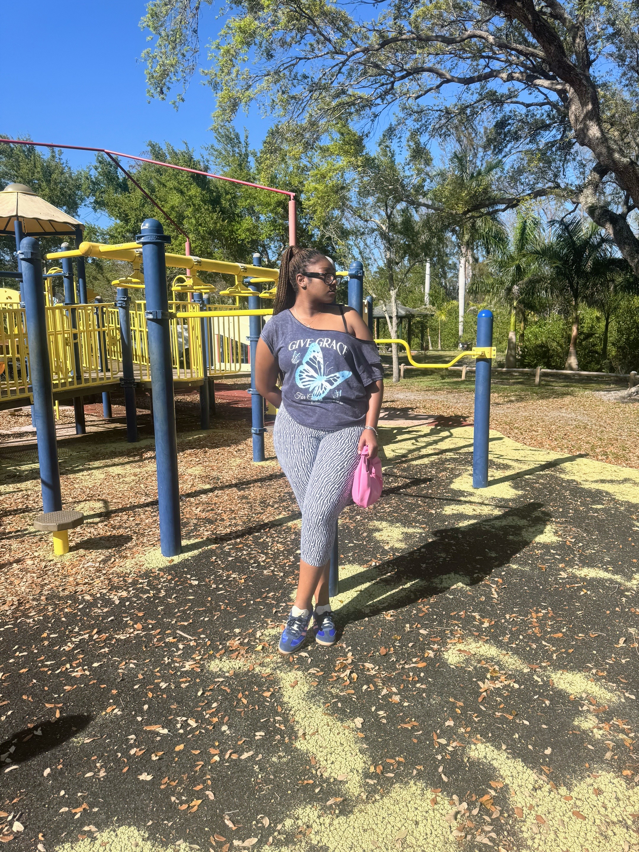 @iambambii_