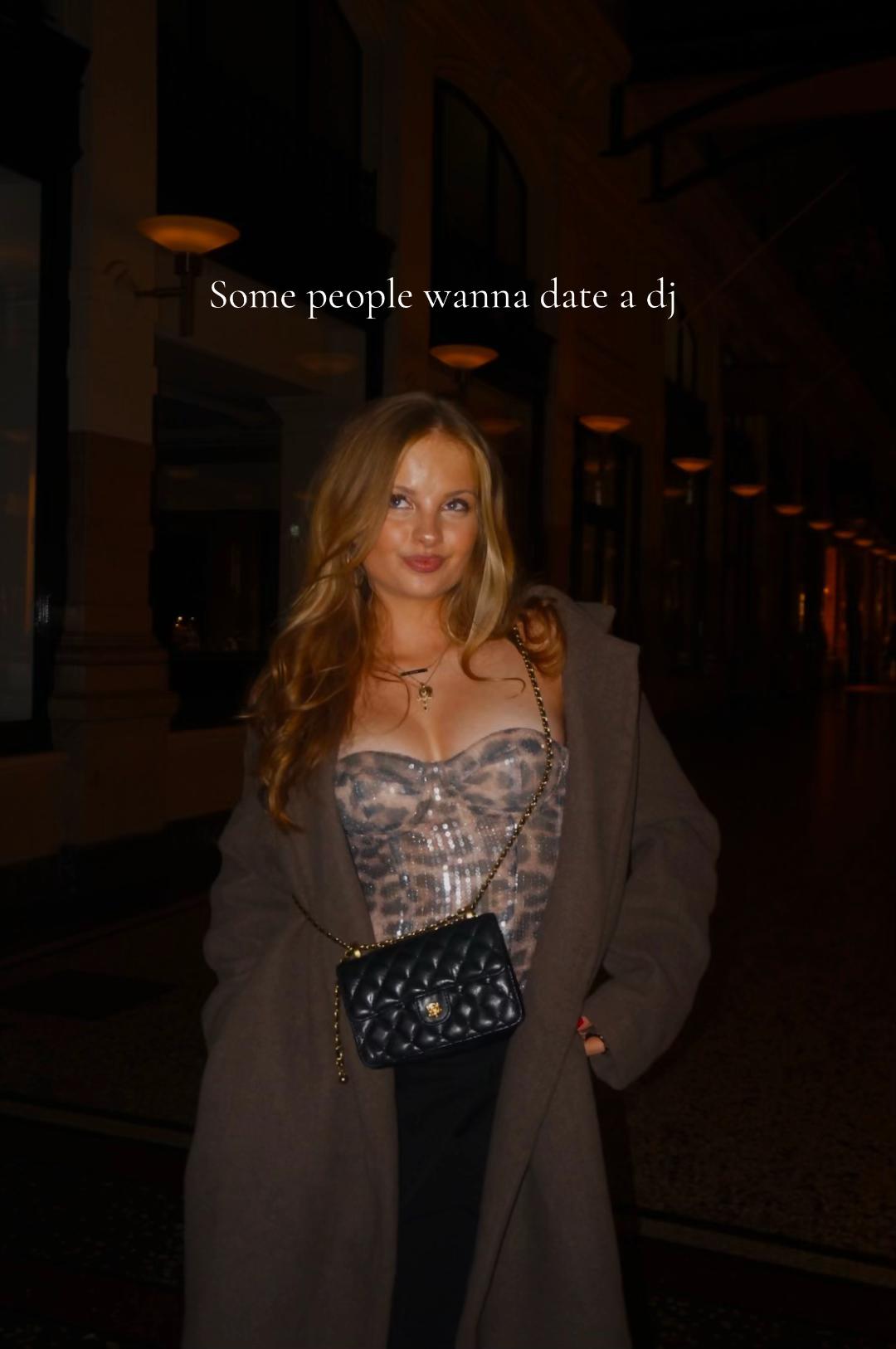 @𝓛𝓪𝓻𝓪 𝓕𝓻𝓮𝓪
