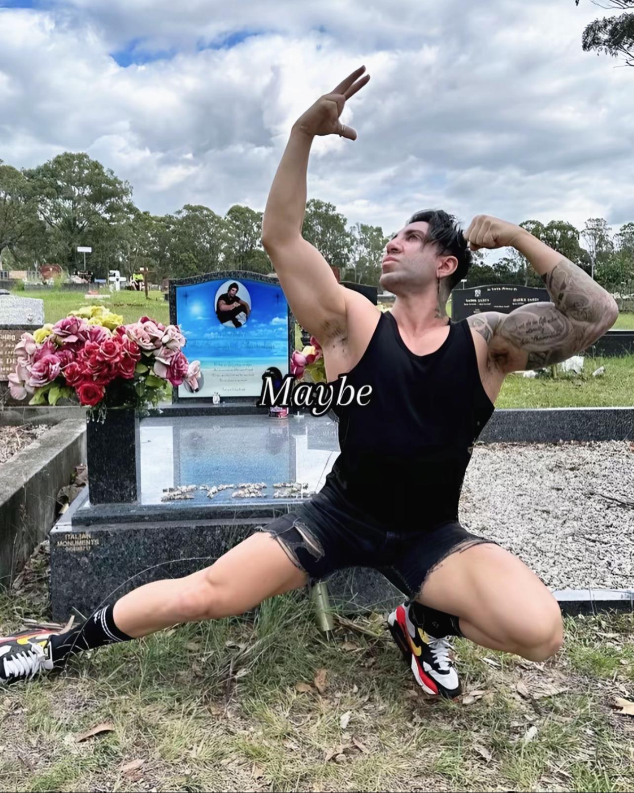 @Zyzz 🇰🇭