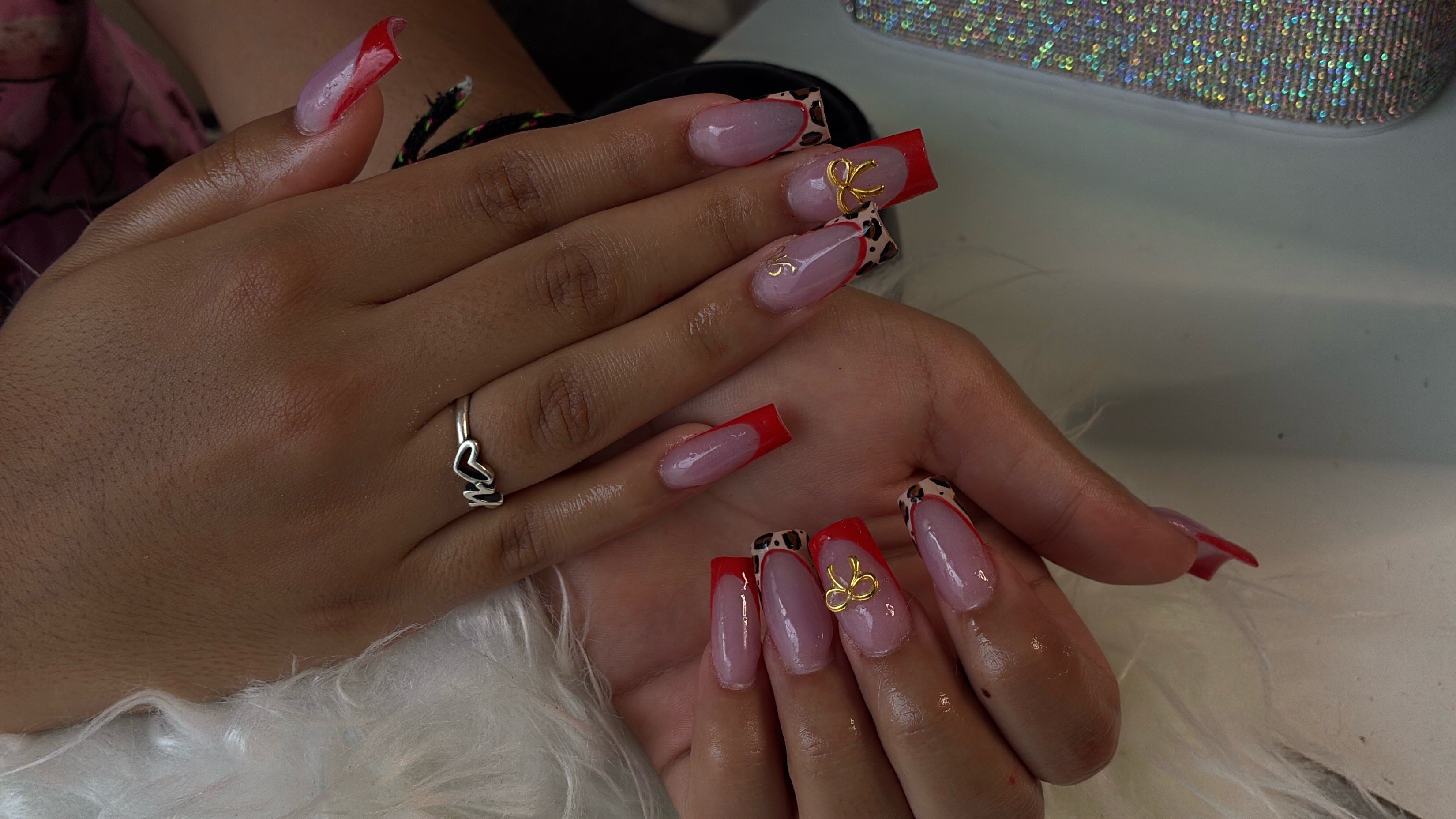@manisbyzeze