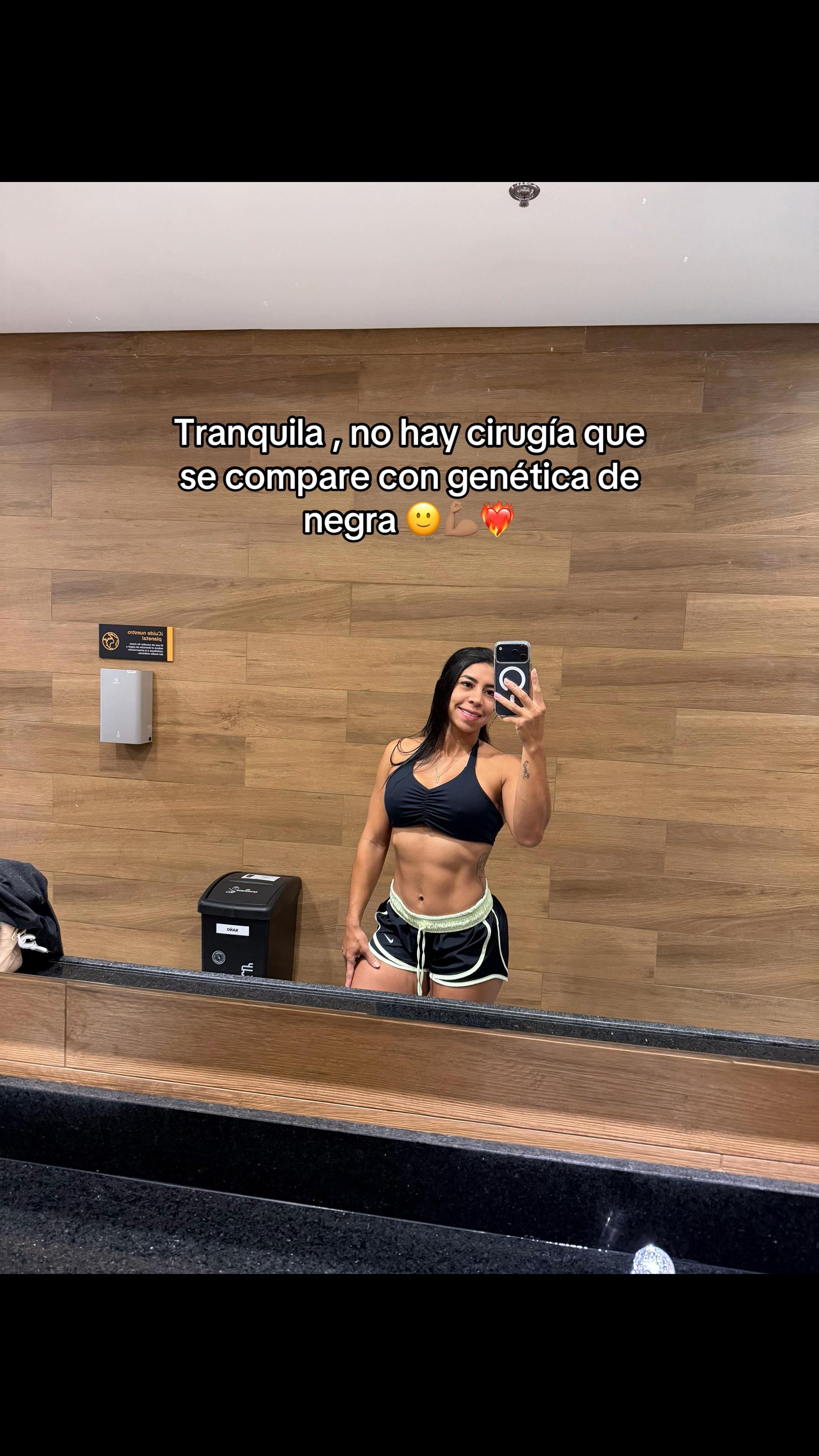 @lillymolinafit