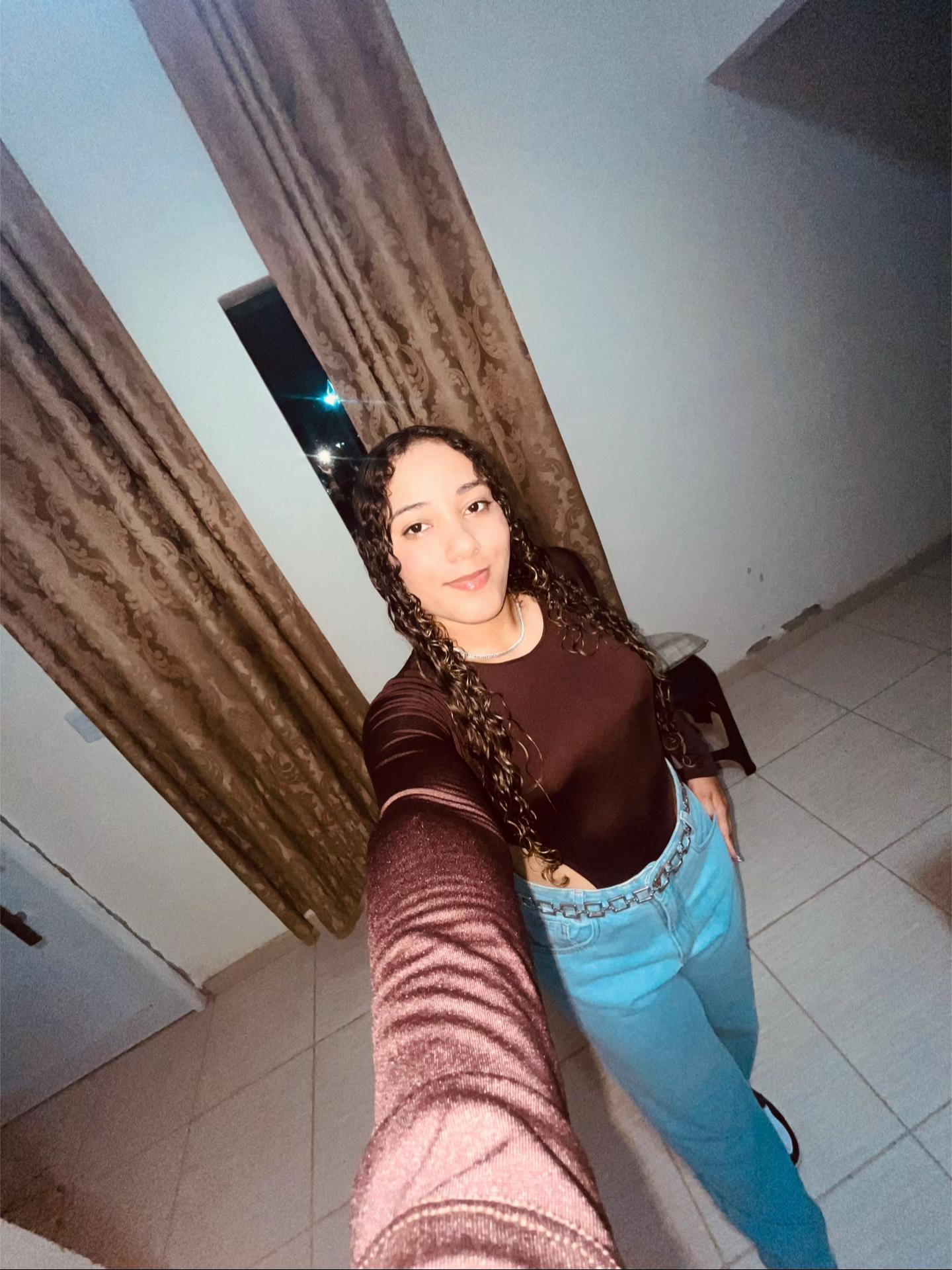 @Lorrany_76