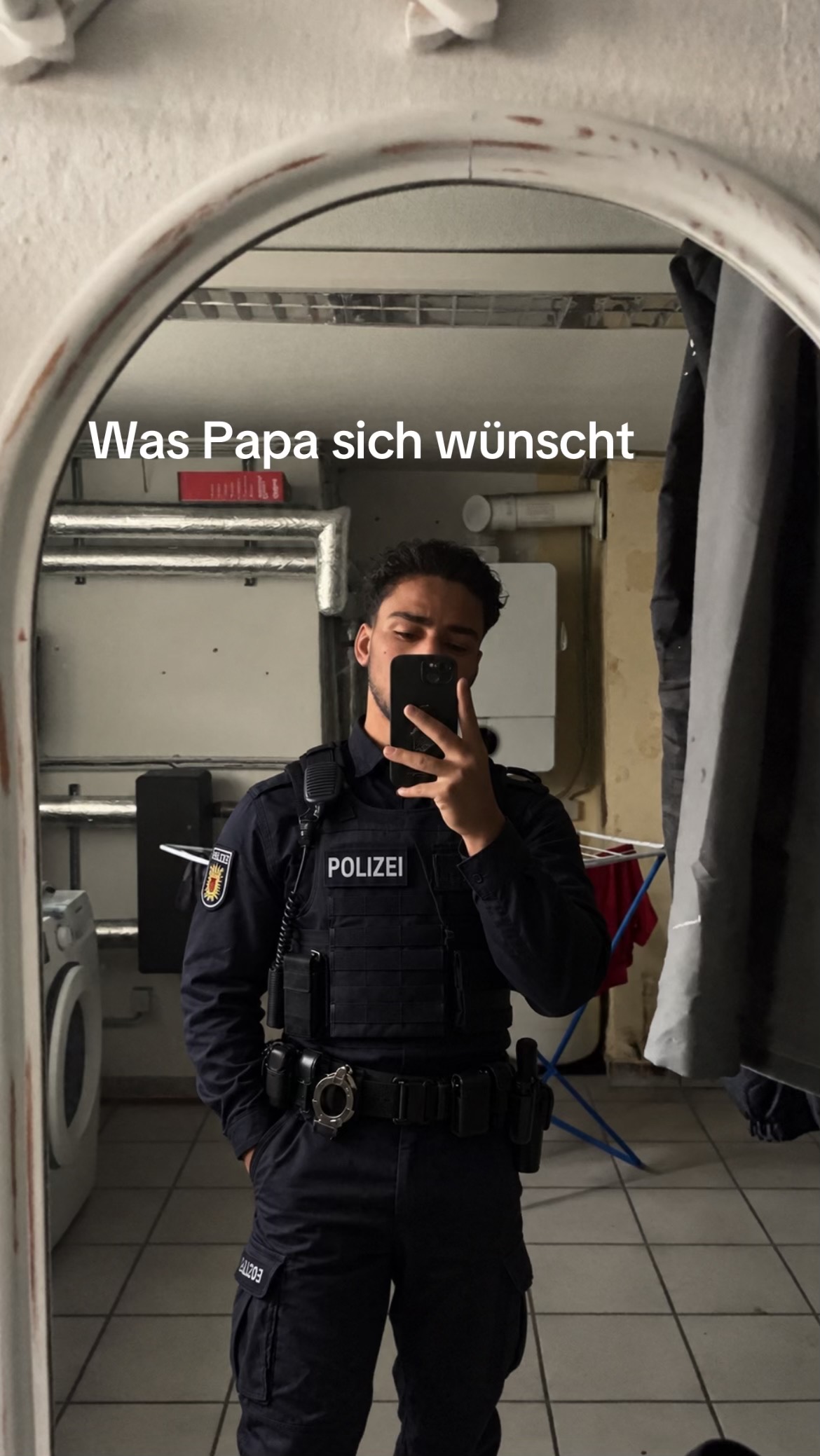 @🥷