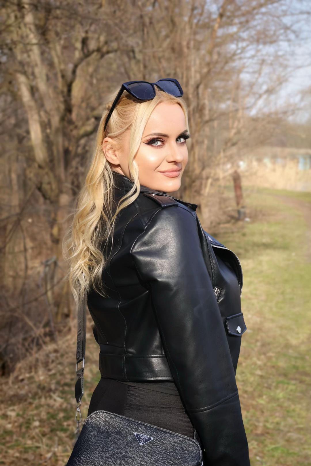 @ELA KLIŚ Wokalistka Dance