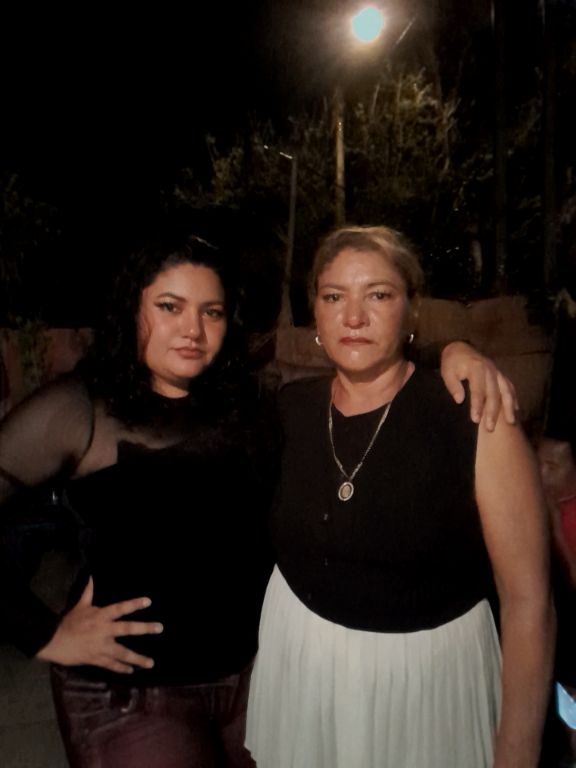@Karlyta de Gonsalez