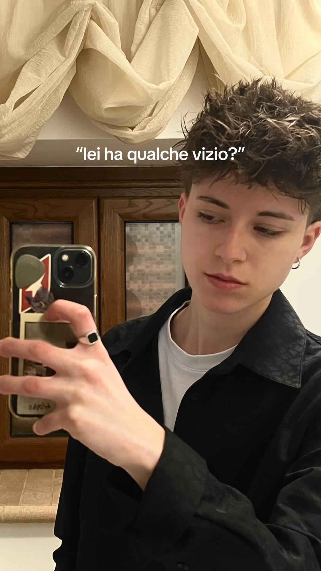 @🪰