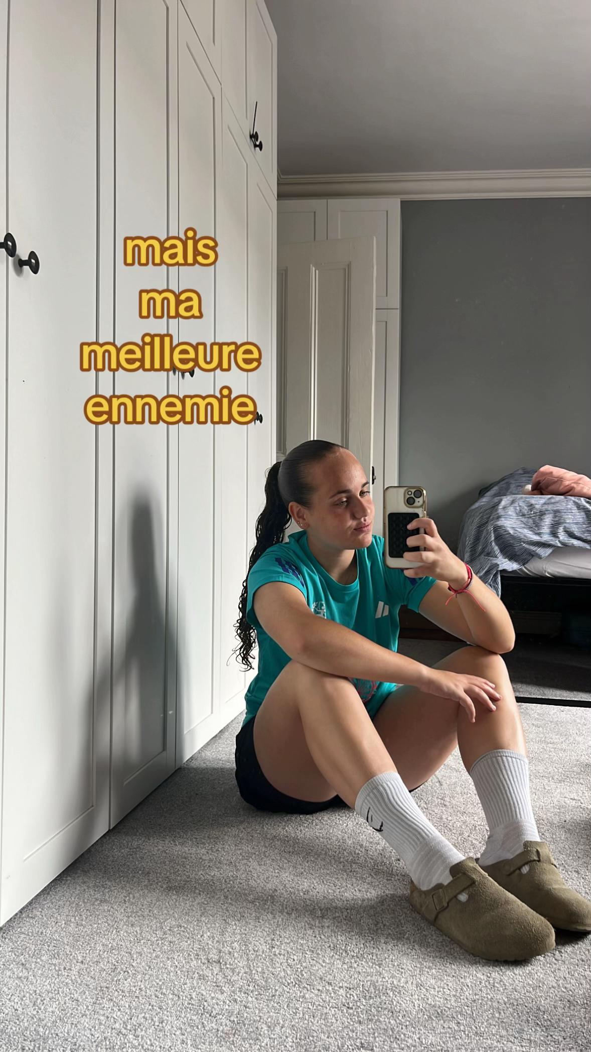 @~