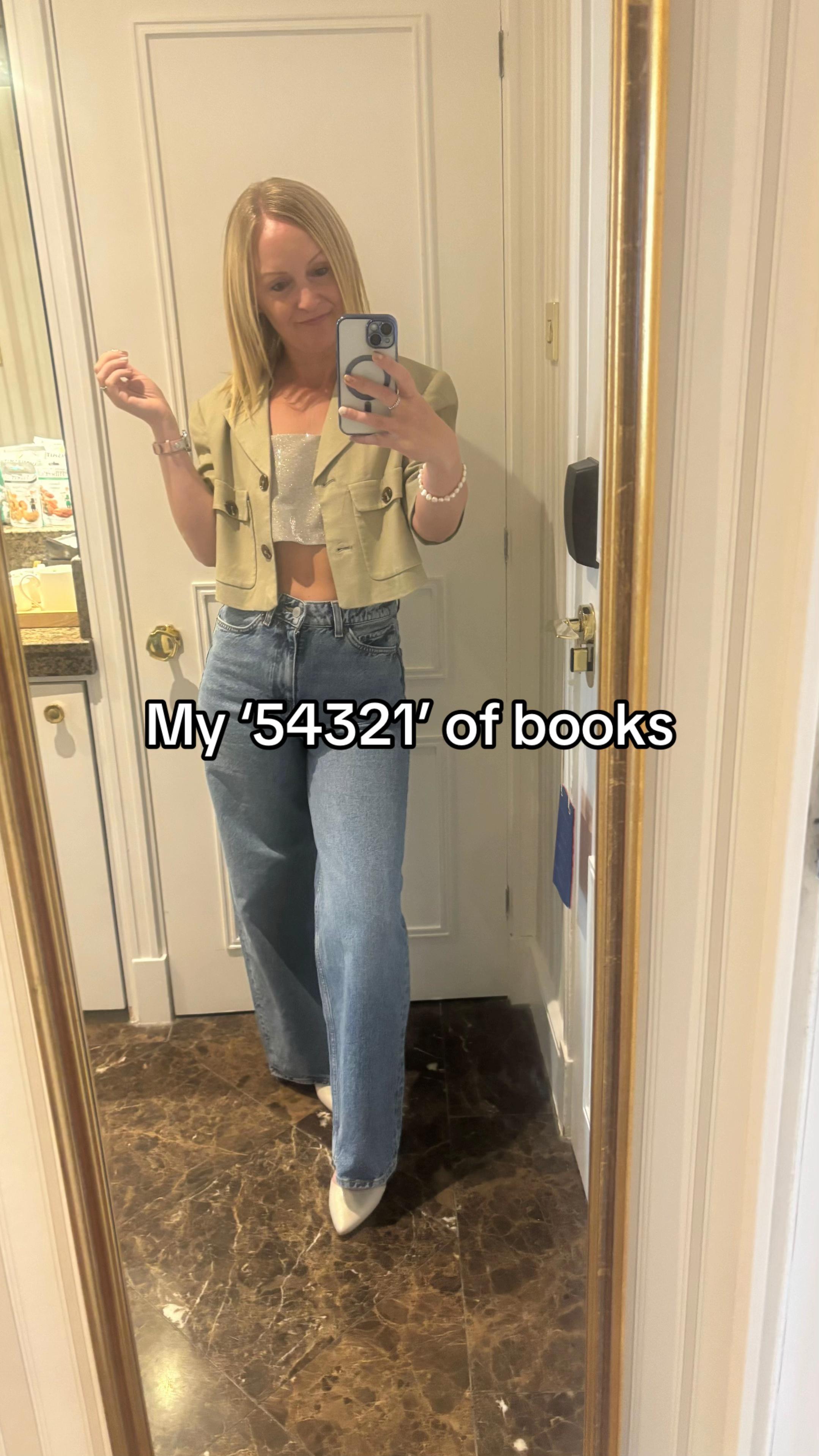 @Hel’s Booktok ๐๐๐ฅฐ