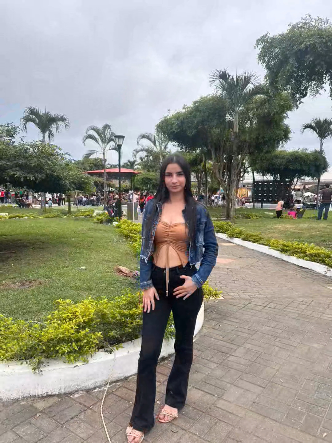 @𝒜𝓃𝒶𝒽𝒾𝒾🎀