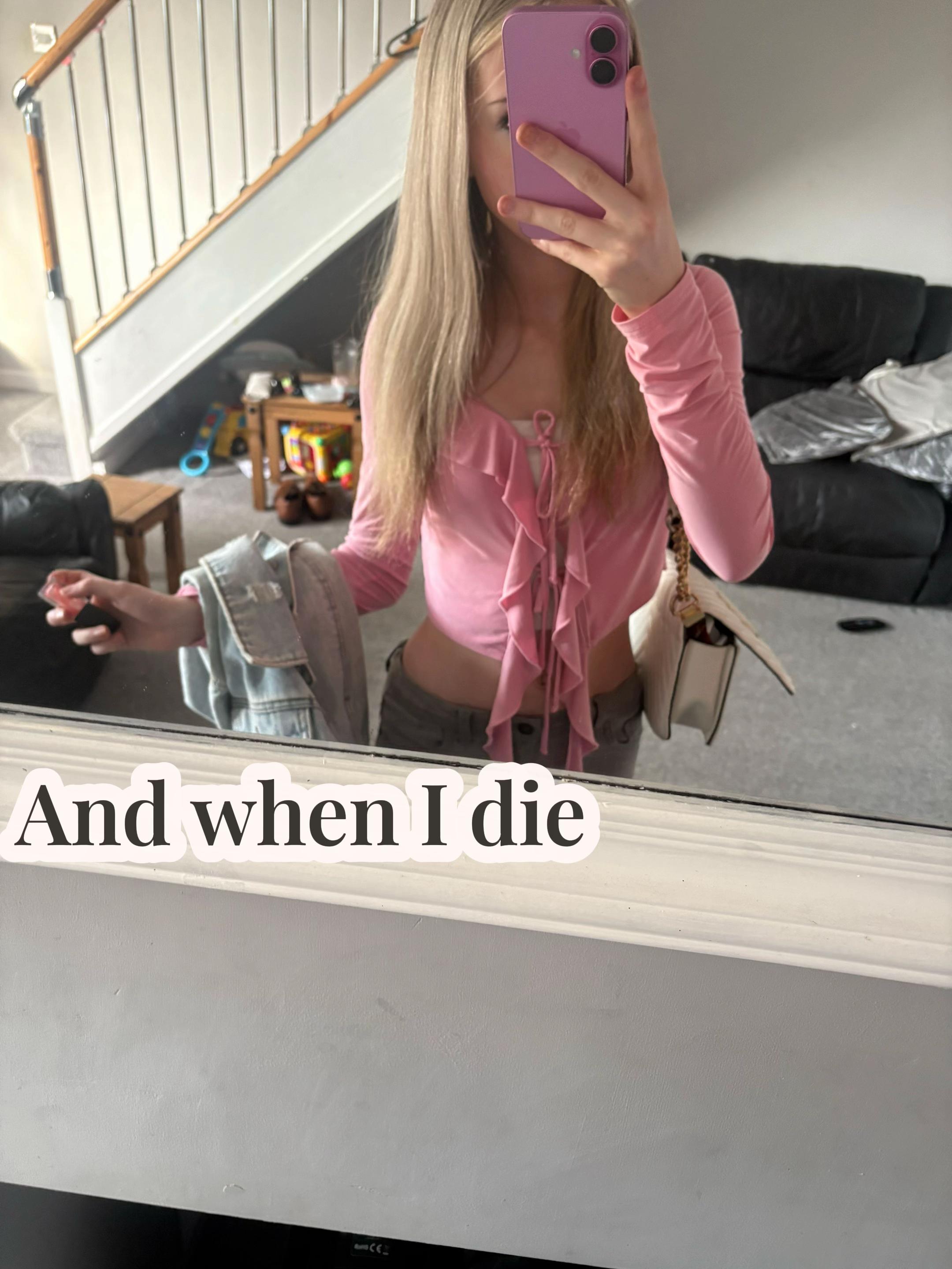 @𝐜𝐡𝐚𝐫𝐥𝐨𝐭𝐭𝐞𝐨𝐥𝐢𝐯𝐢𝐚