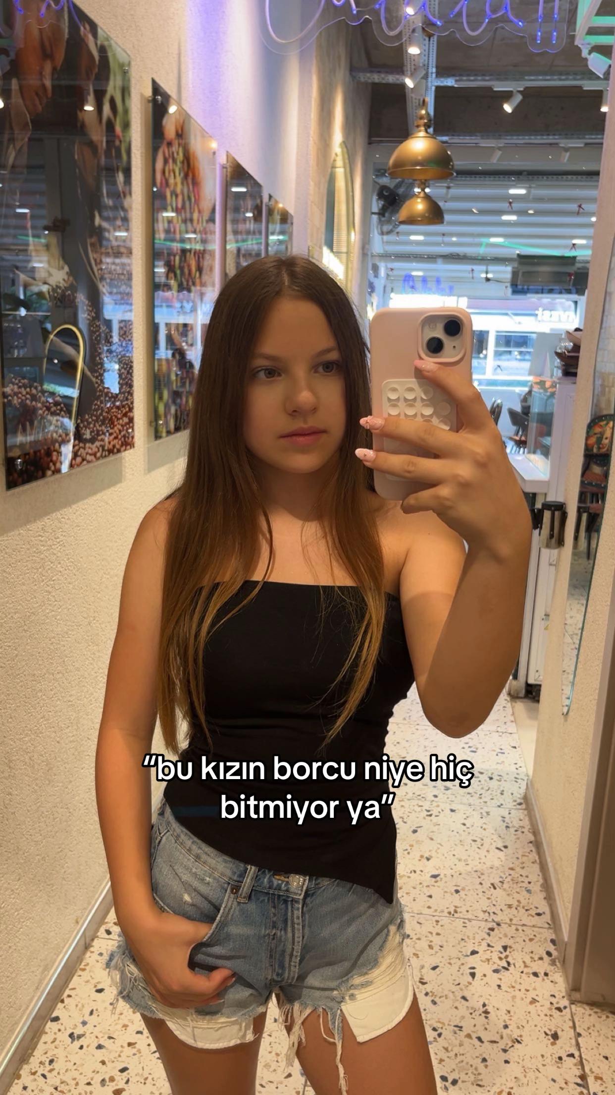@𝑚𝑒𝑙𝑖𝑠𝑎𝑎