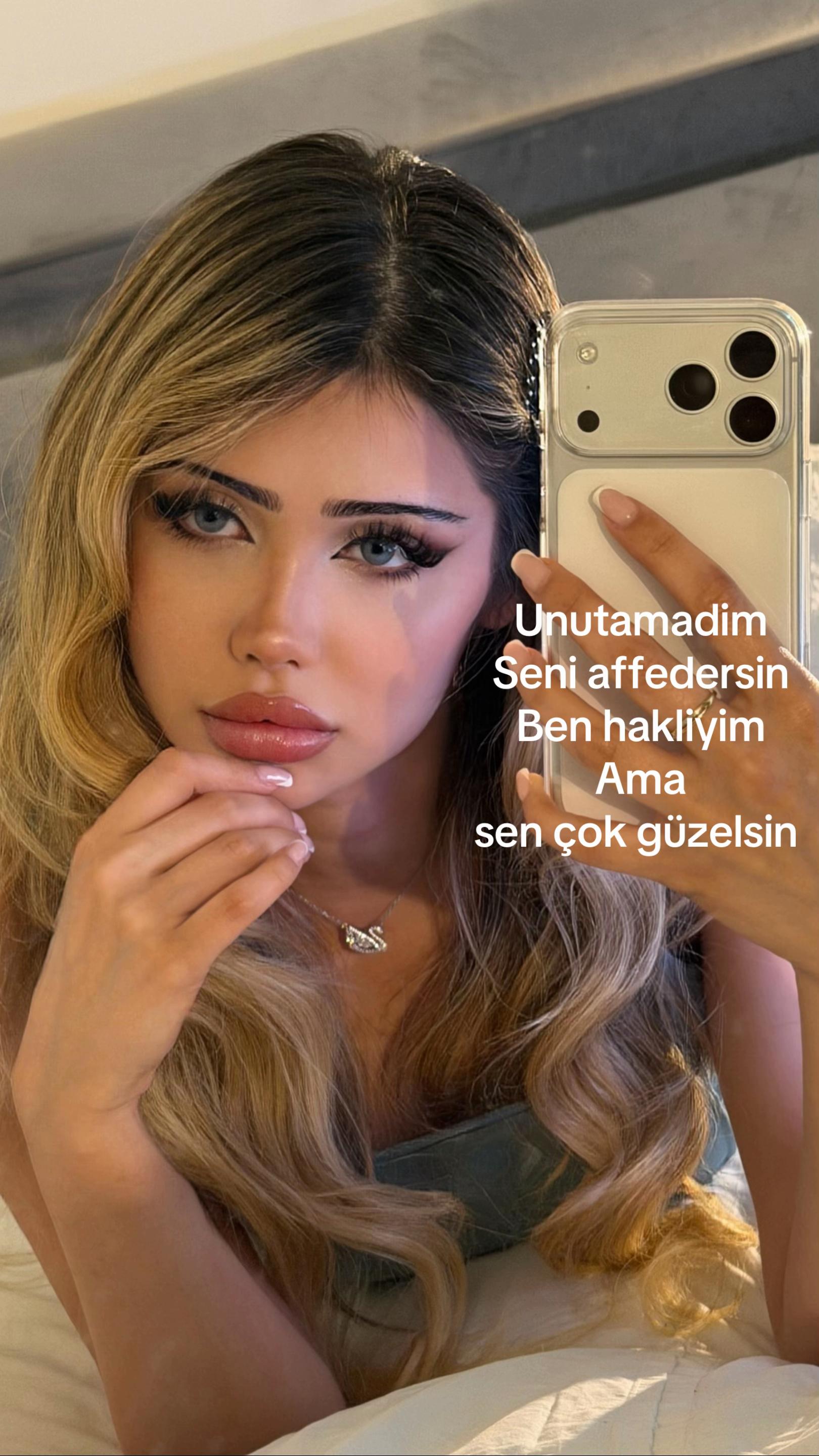 @𝐋𝐢𝐬𝐚